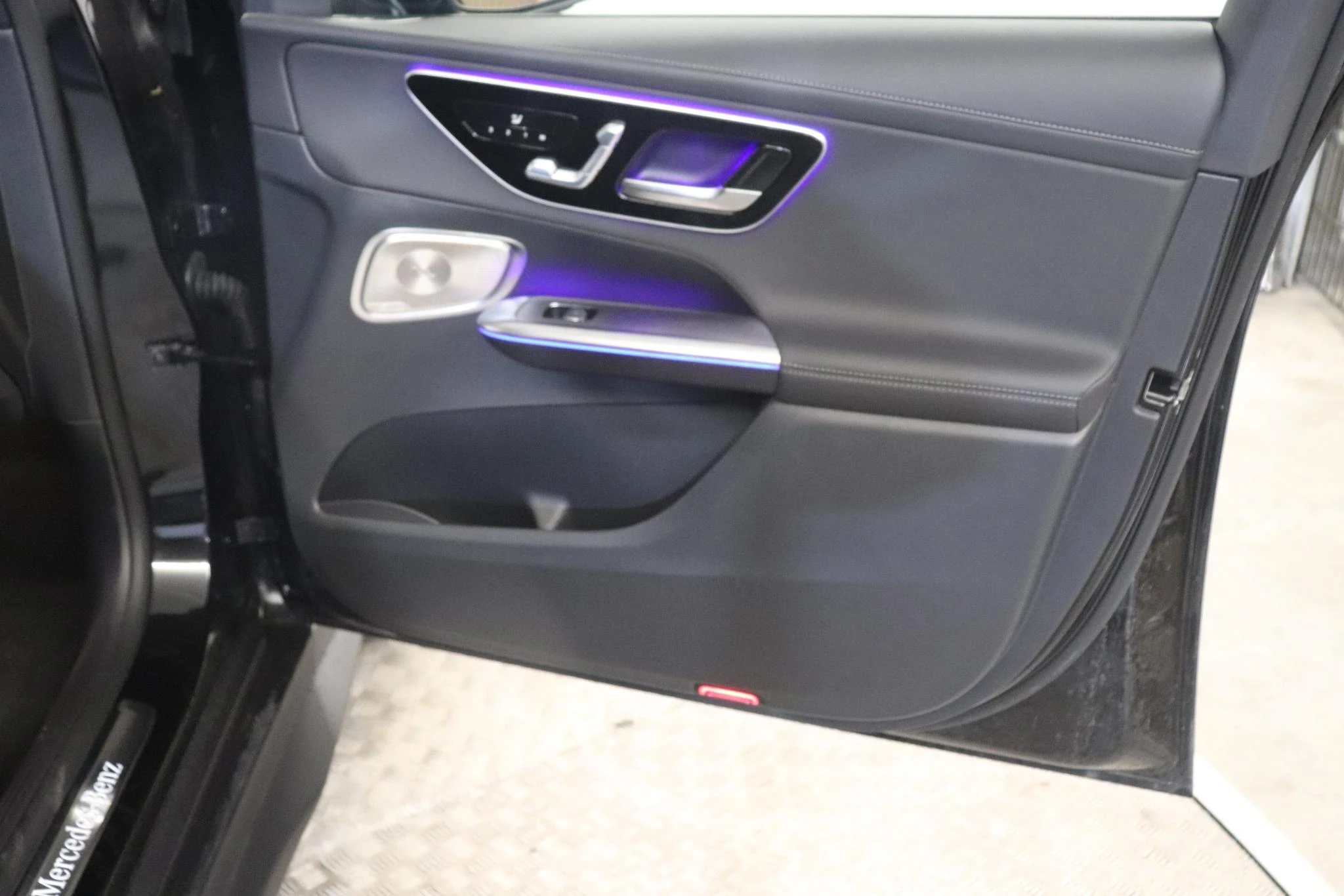 Mercedes-Benz-GLC-image-16