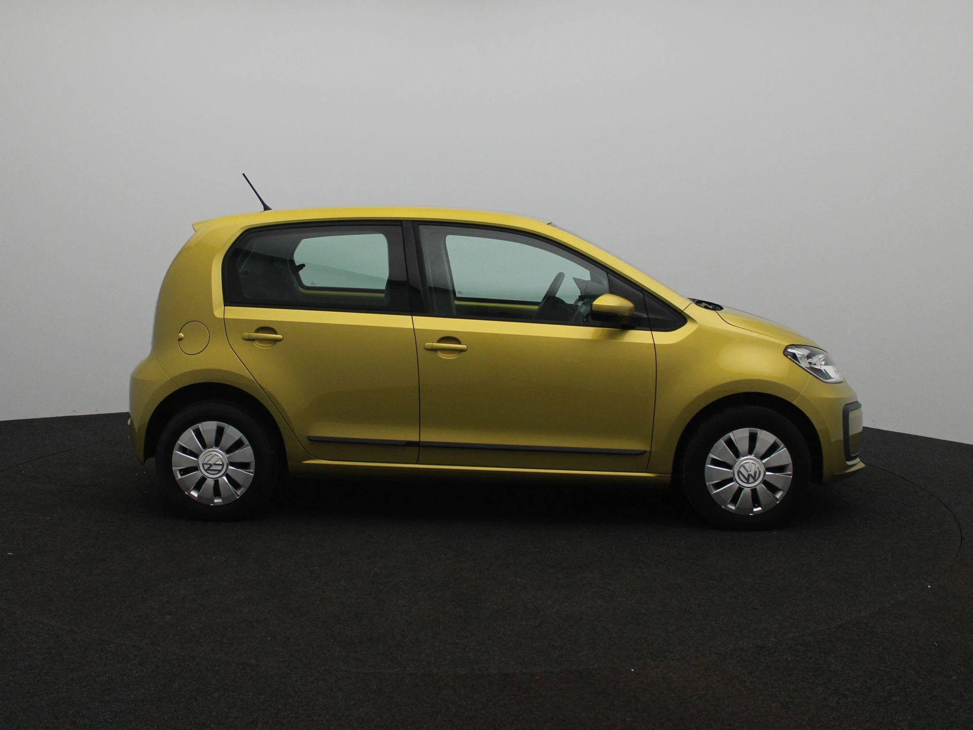Volkswagen-up!-image-5