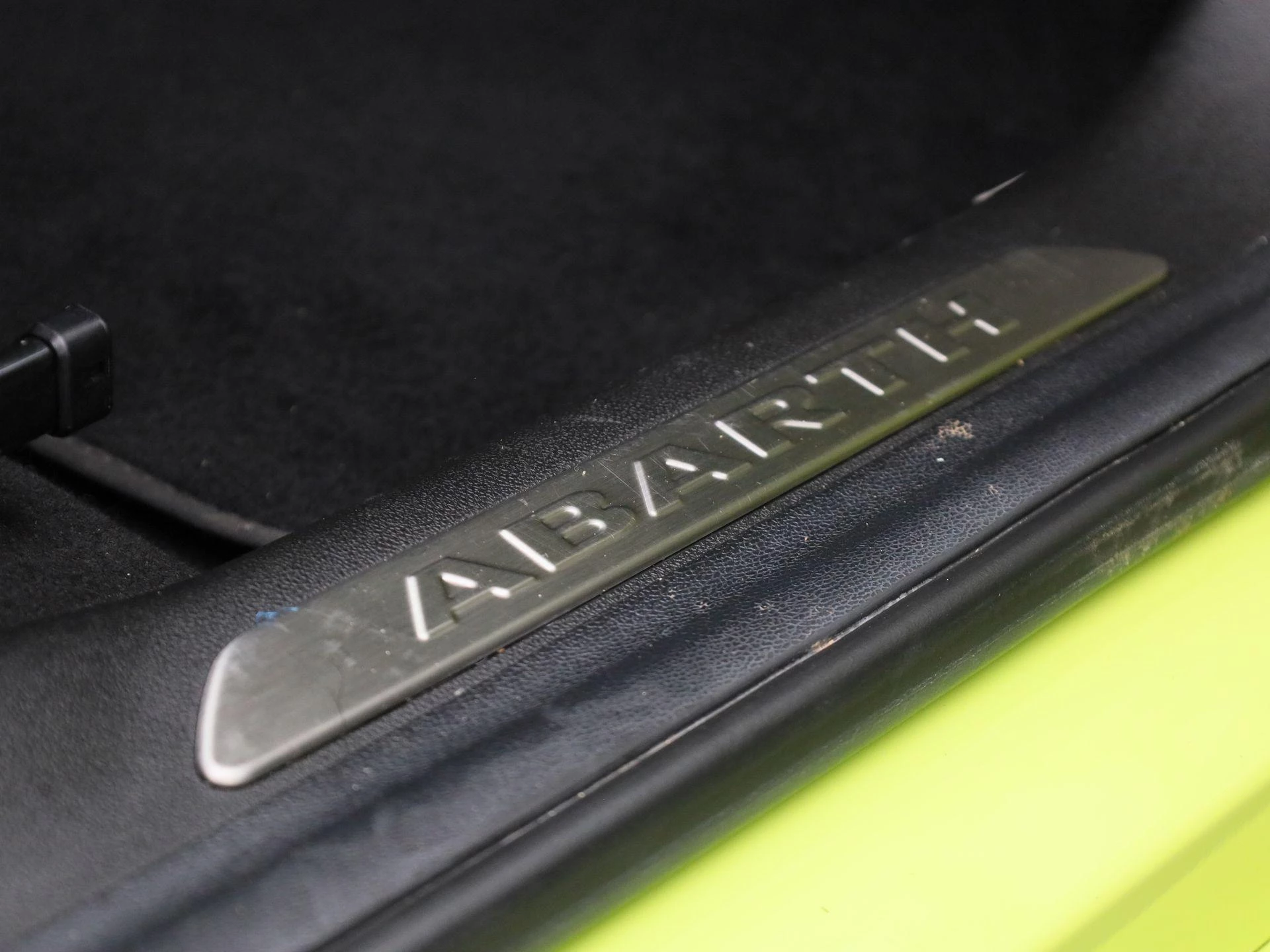 Abarth-500C-image-38