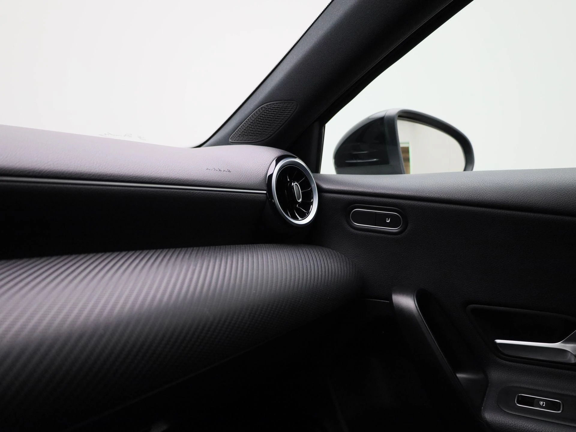 Mercedes-Benz-A-Klasse-image-25