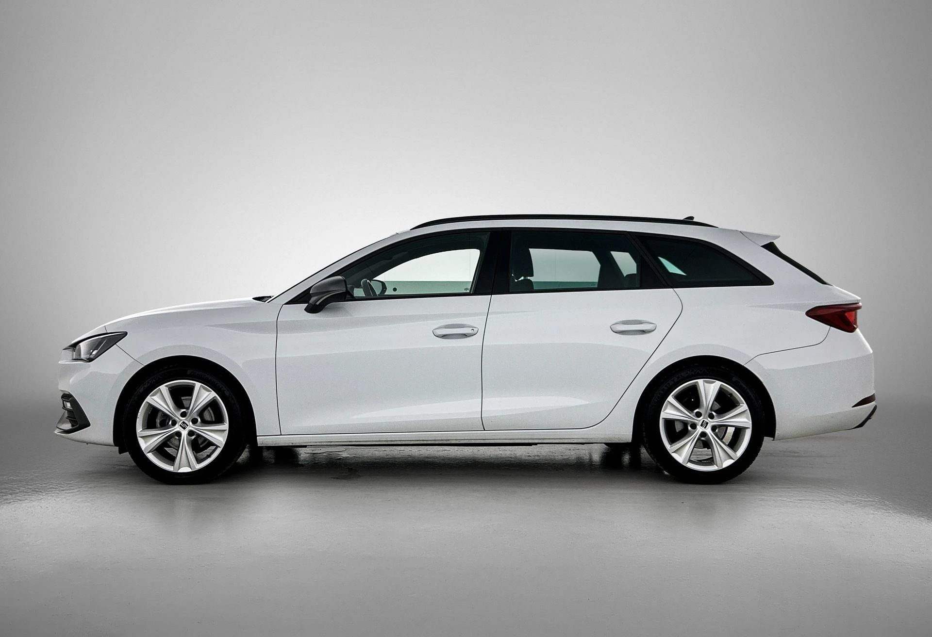 SEAT-Leon-image-1