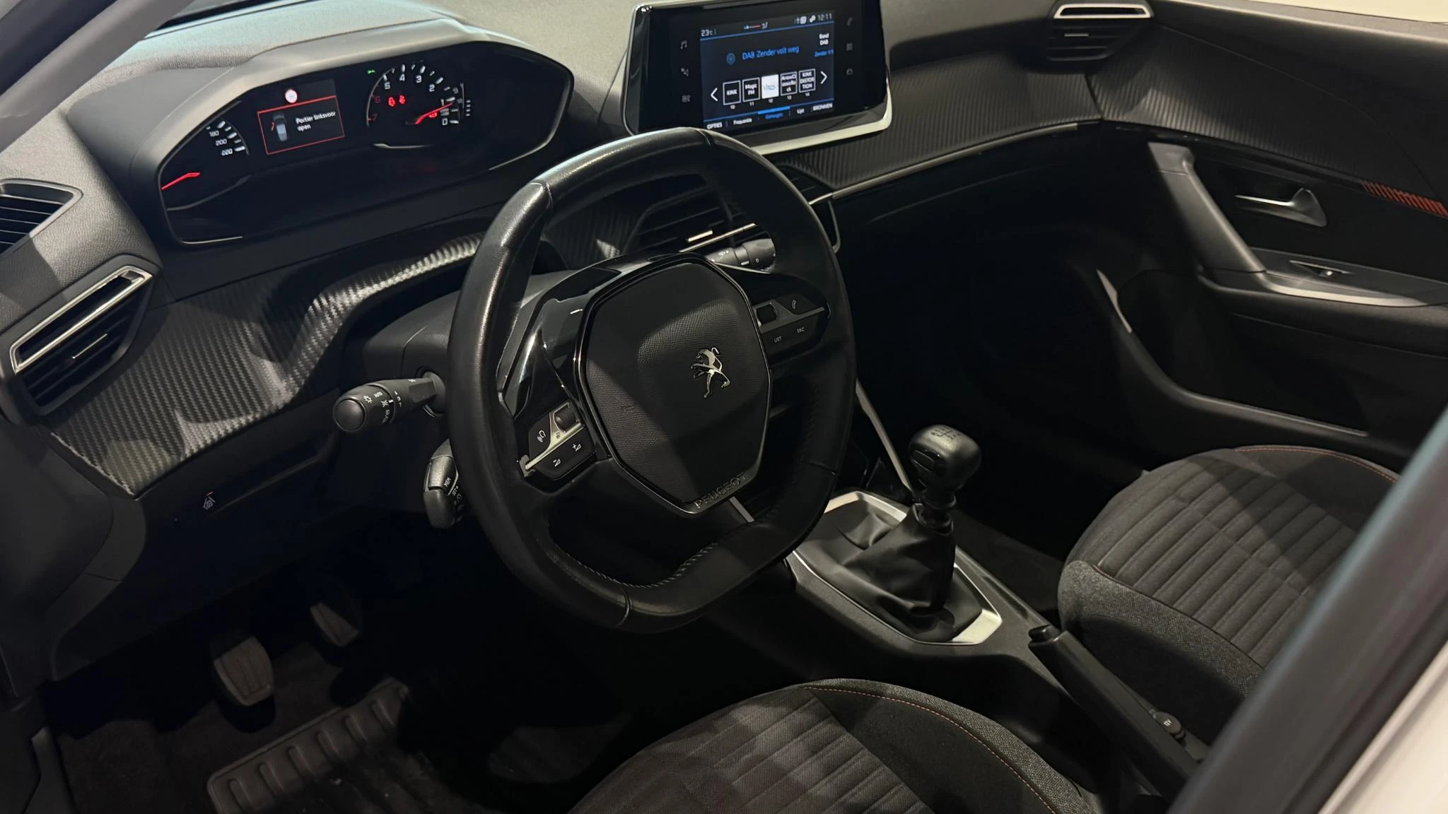 Peugeot-2008-image-1