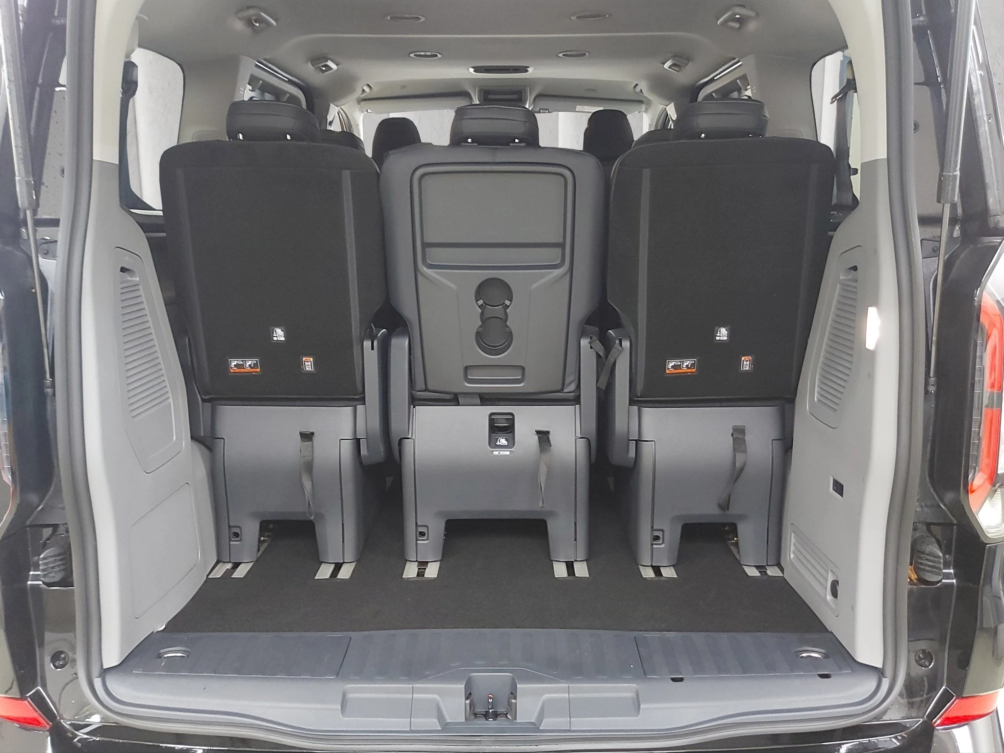 Ford-Tourneo Custom-image-17