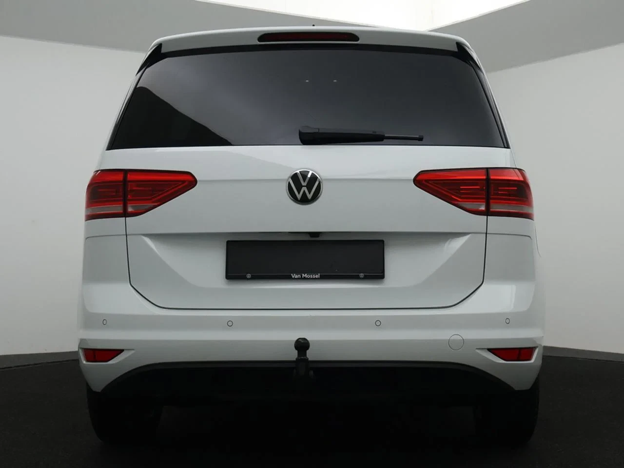 Volkswagen-Touran-image-14