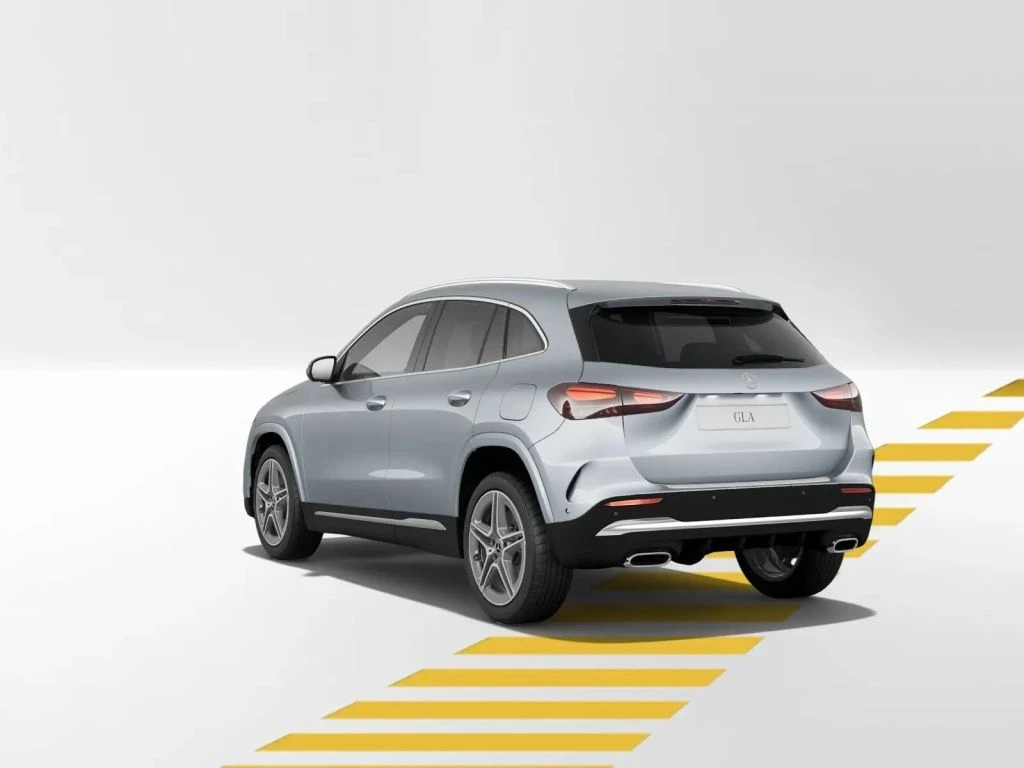 Mercedes-Benz-GLA 250-image-4