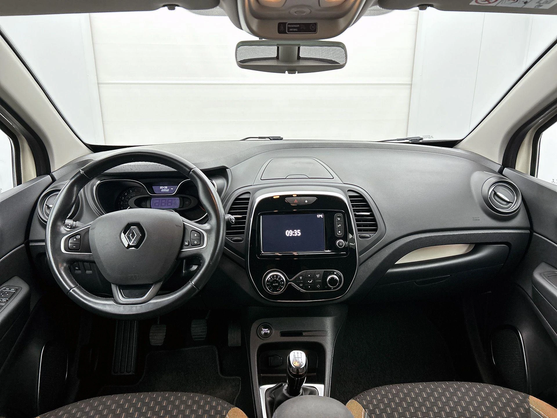 Renault-Captur-image-19