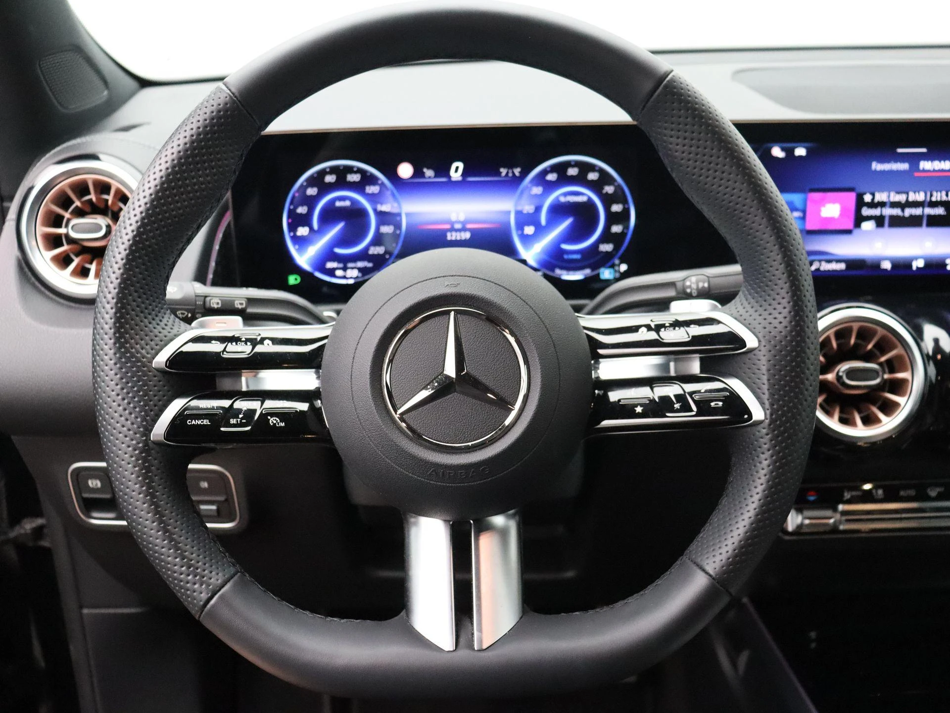 Mercedes-Benz EQB 250+ Luxury Line + ELECTRIC ART ADVANCED PLUS + CARPLAY +