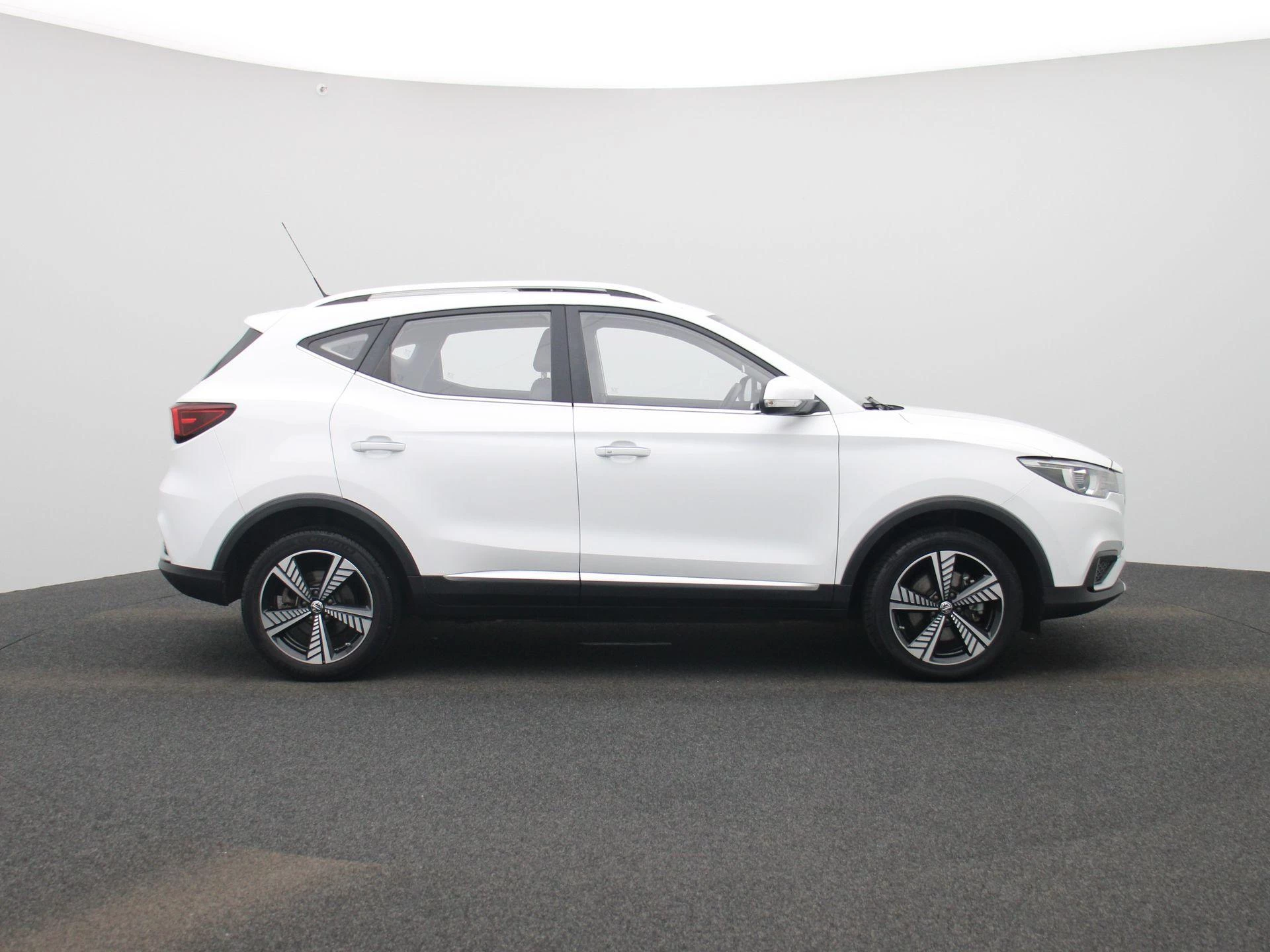 MG ZS EV Luxury 45 kWh