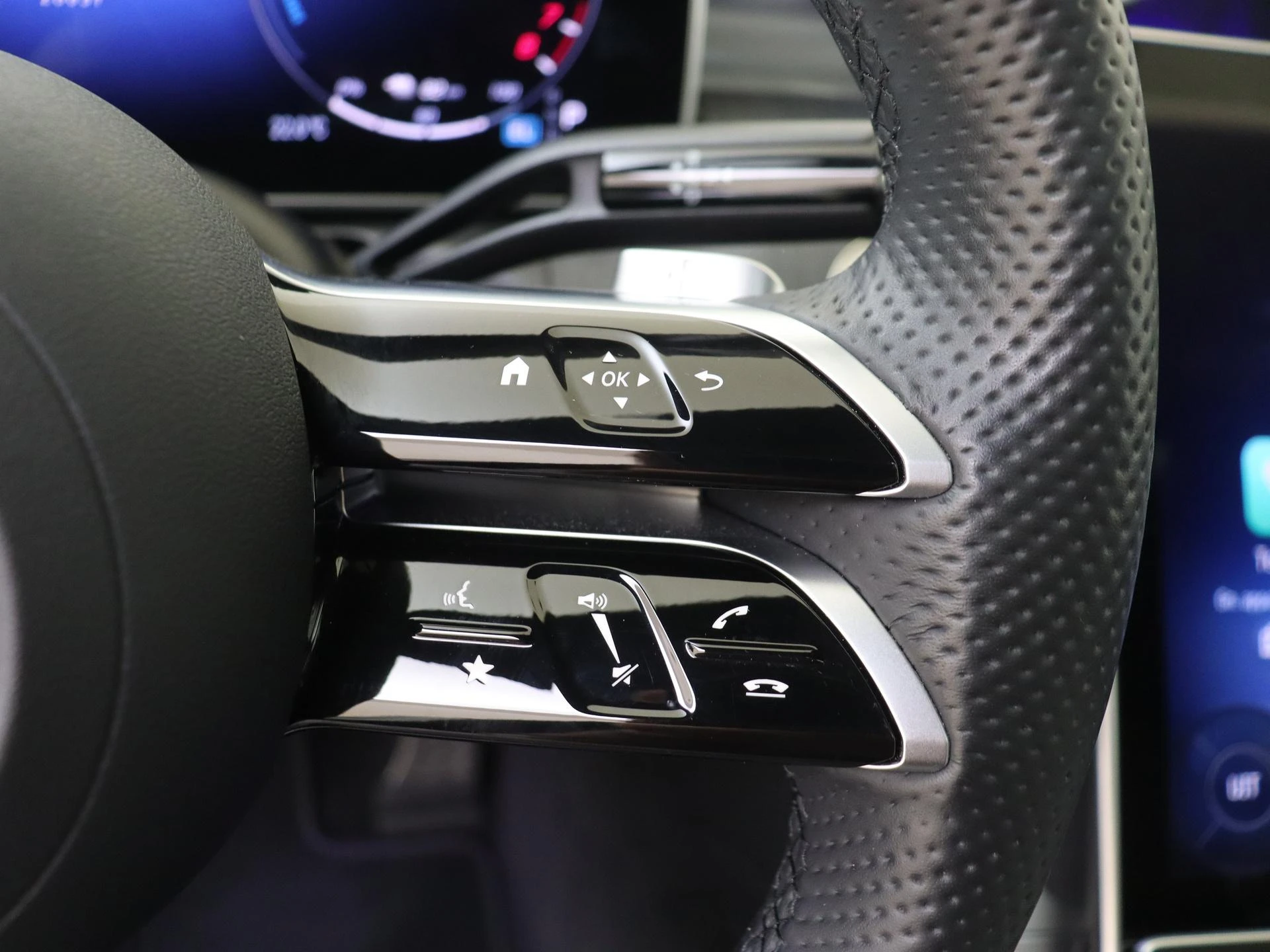 Mercedes-Benz-C-Klasse-image-12