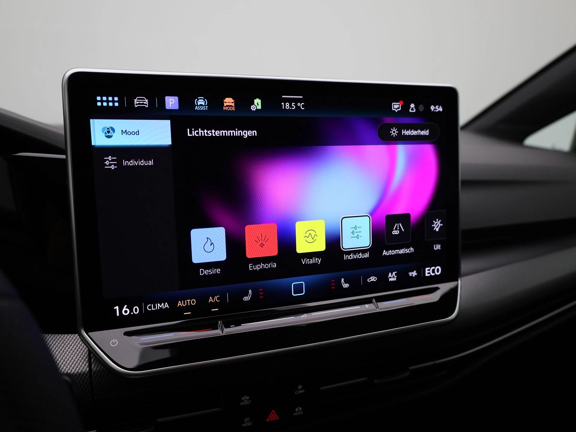 Volkswagen-Golf-image-27