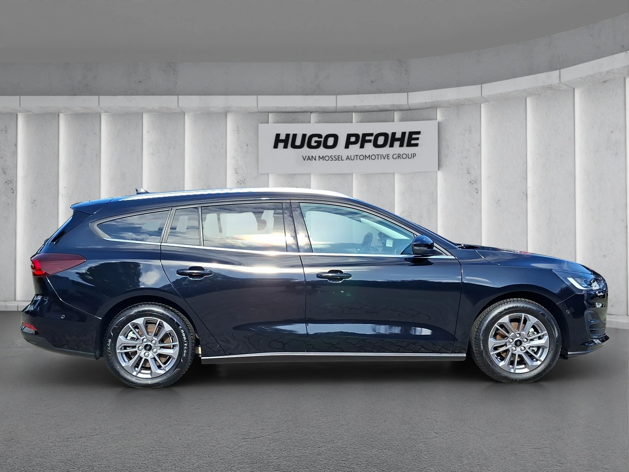 Ford Focus Titanium Turnier 1.0 EB LED | GJR | RFK | SHZ | PDC | LMF | Navi