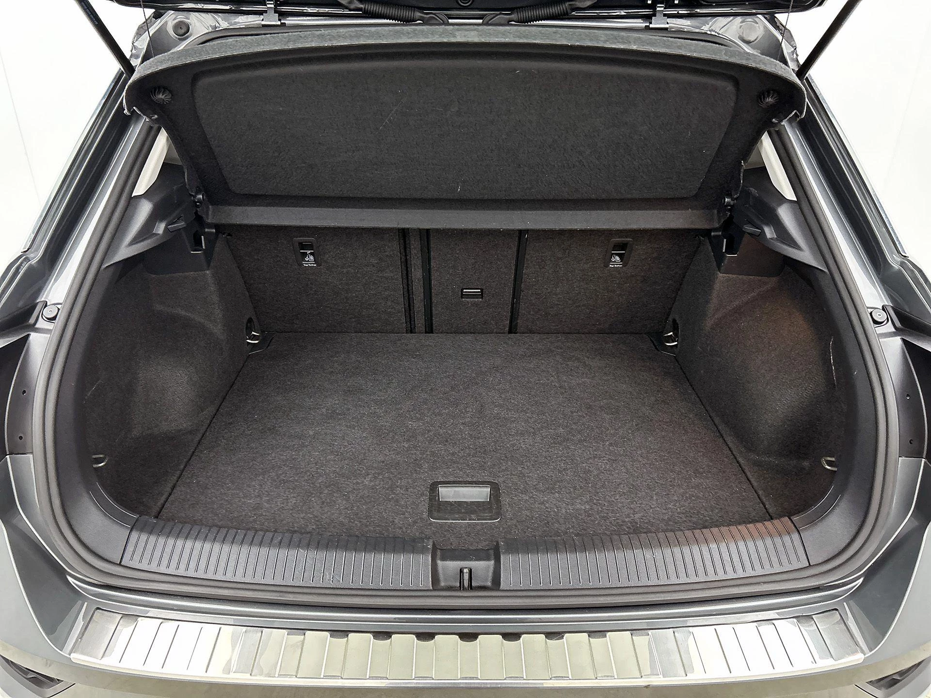 Volkswagen-T-Roc-image-22