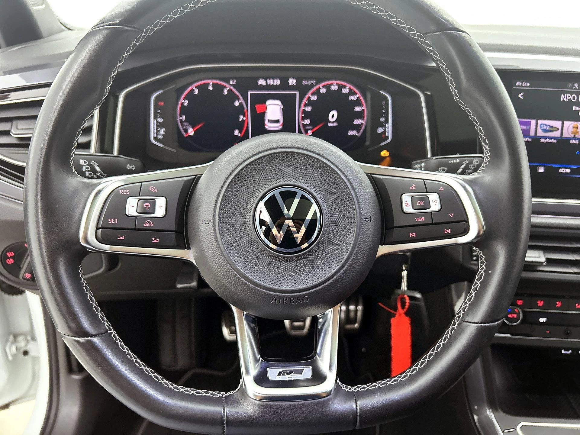Volkswagen-Polo-image-35