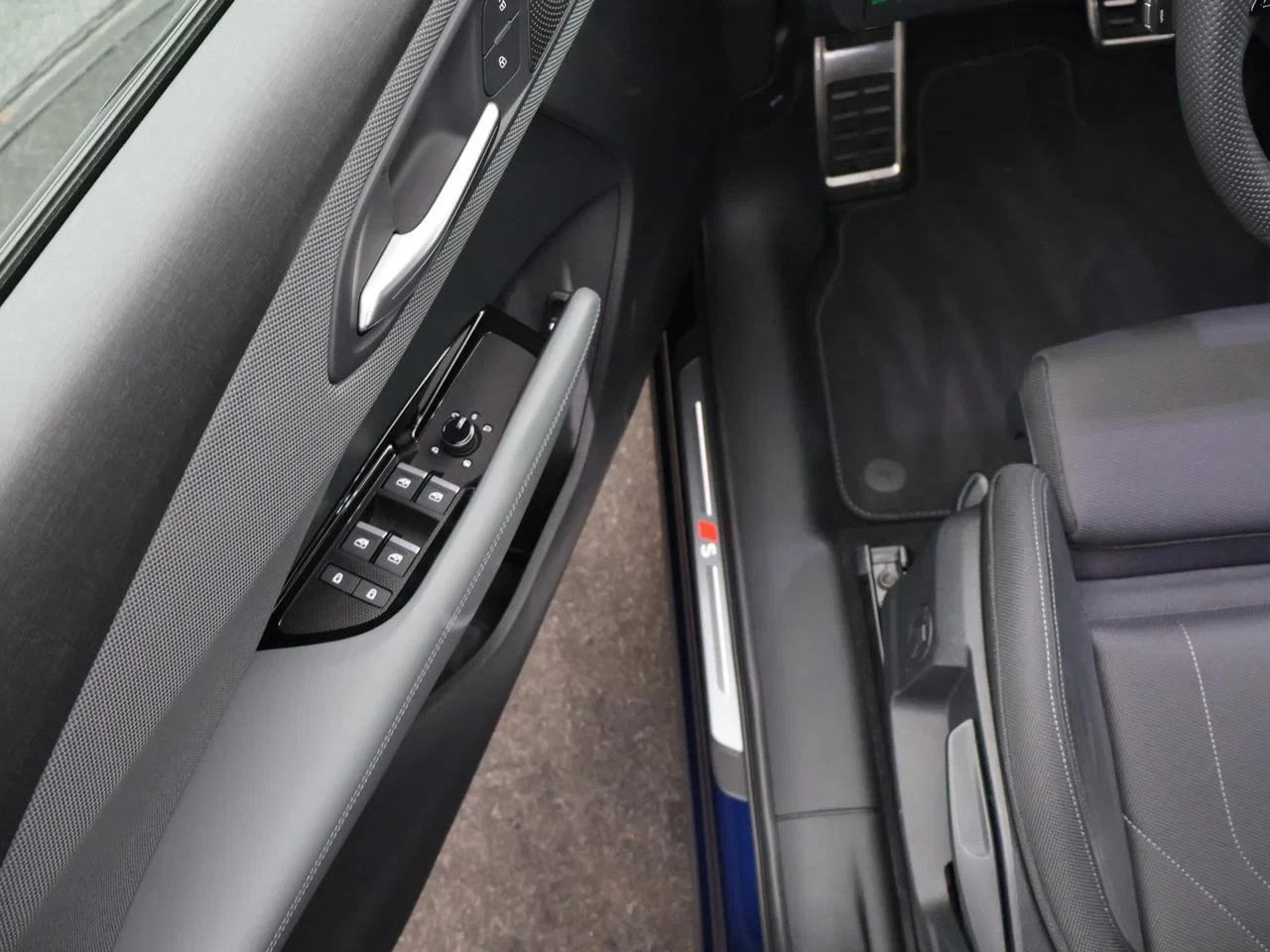Audi Q3 SUV Audi Q3 SUV S line TFSI 150PK *DEMO*AUTOMAAT*VIRTUAL COCKPIT*CAMERA*PDC*ACC*APP-CONNECT*...*
