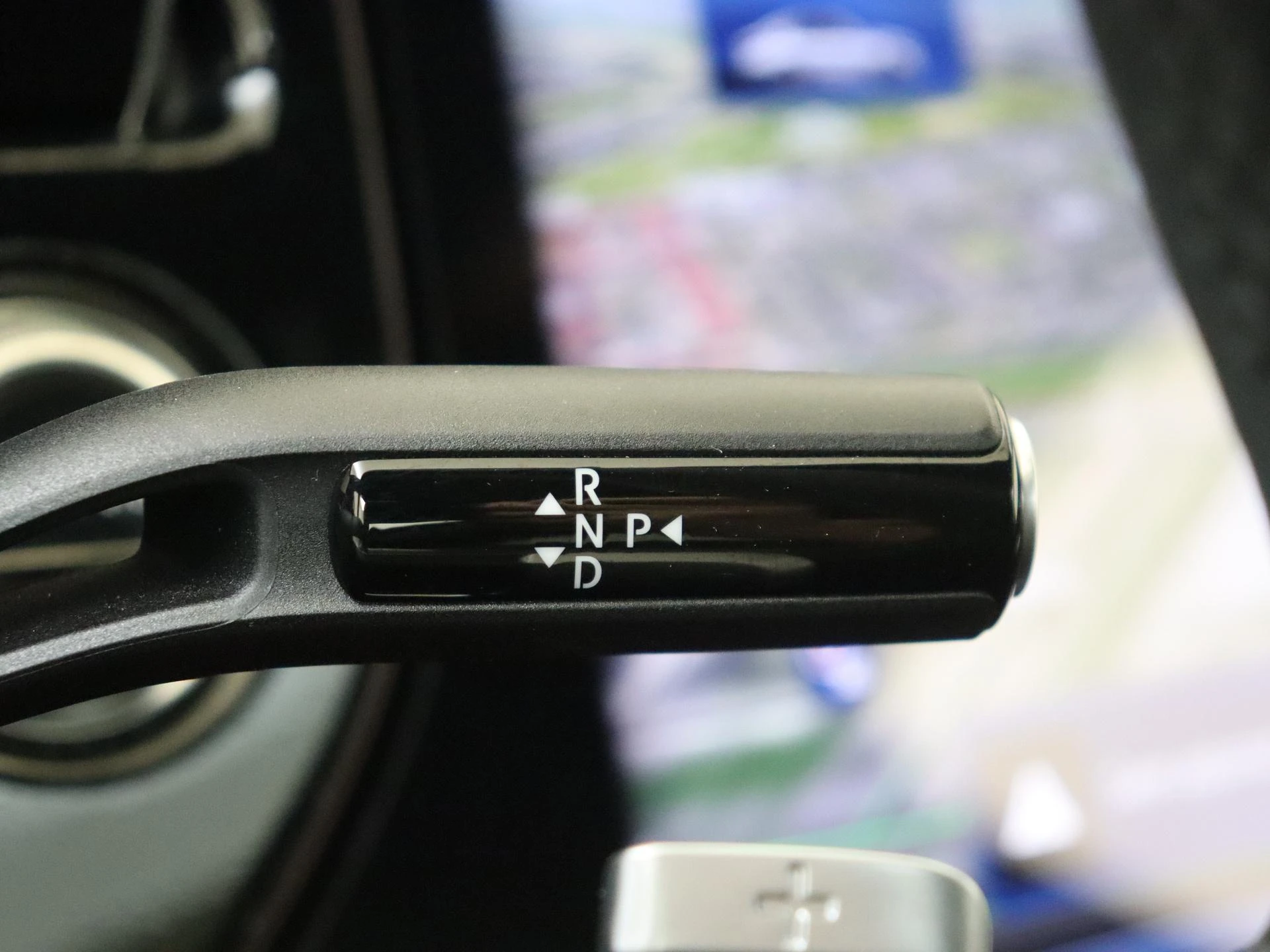Mercedes-Benz-E-Klasse-image-14
