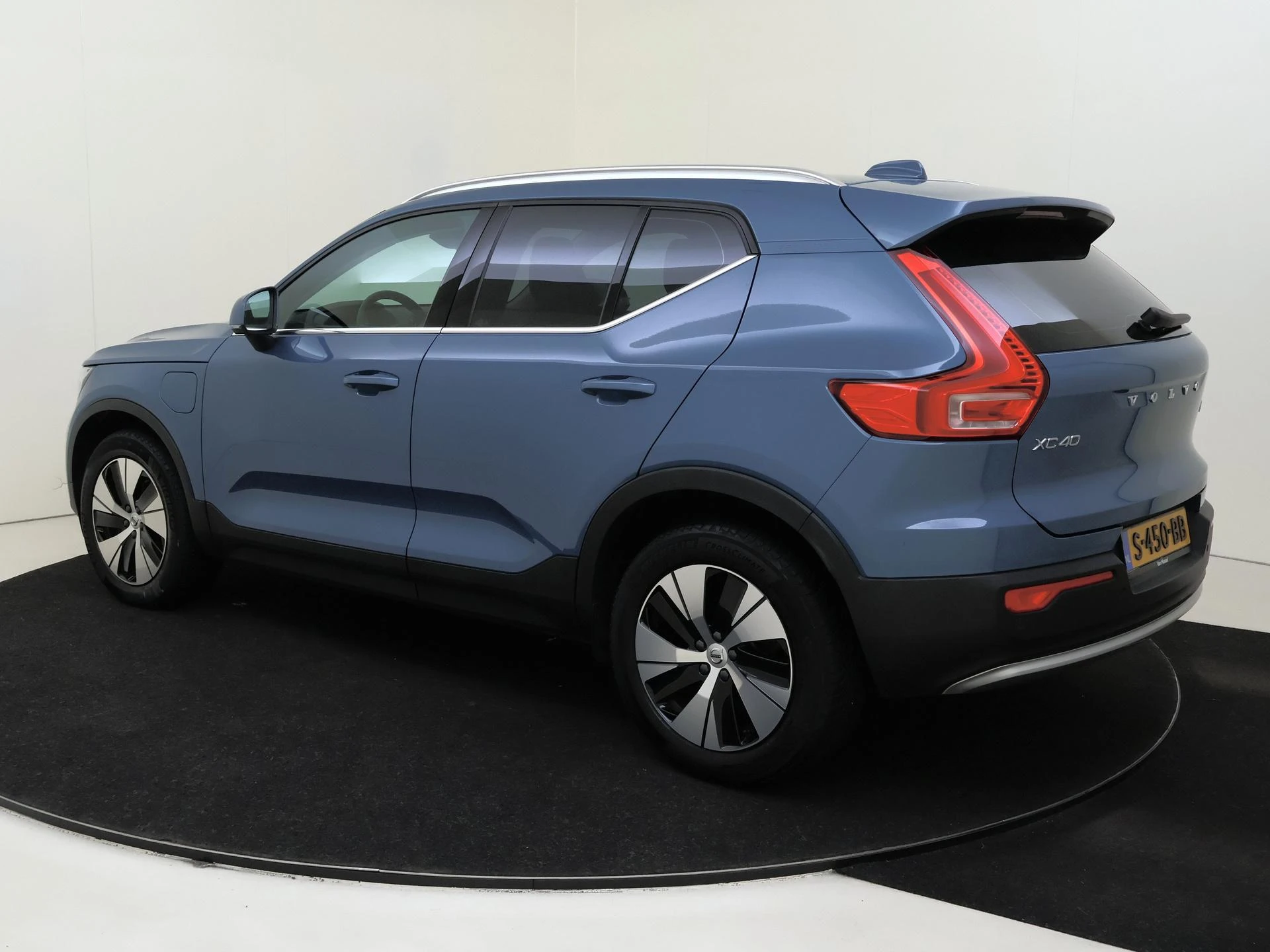 Volvo-XC40-image-2