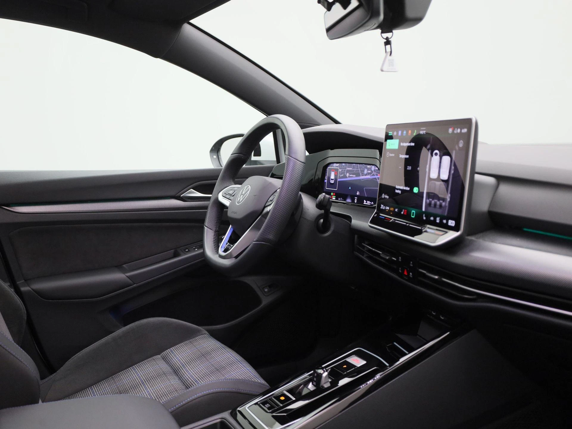 Volkswagen-Golf-image-36