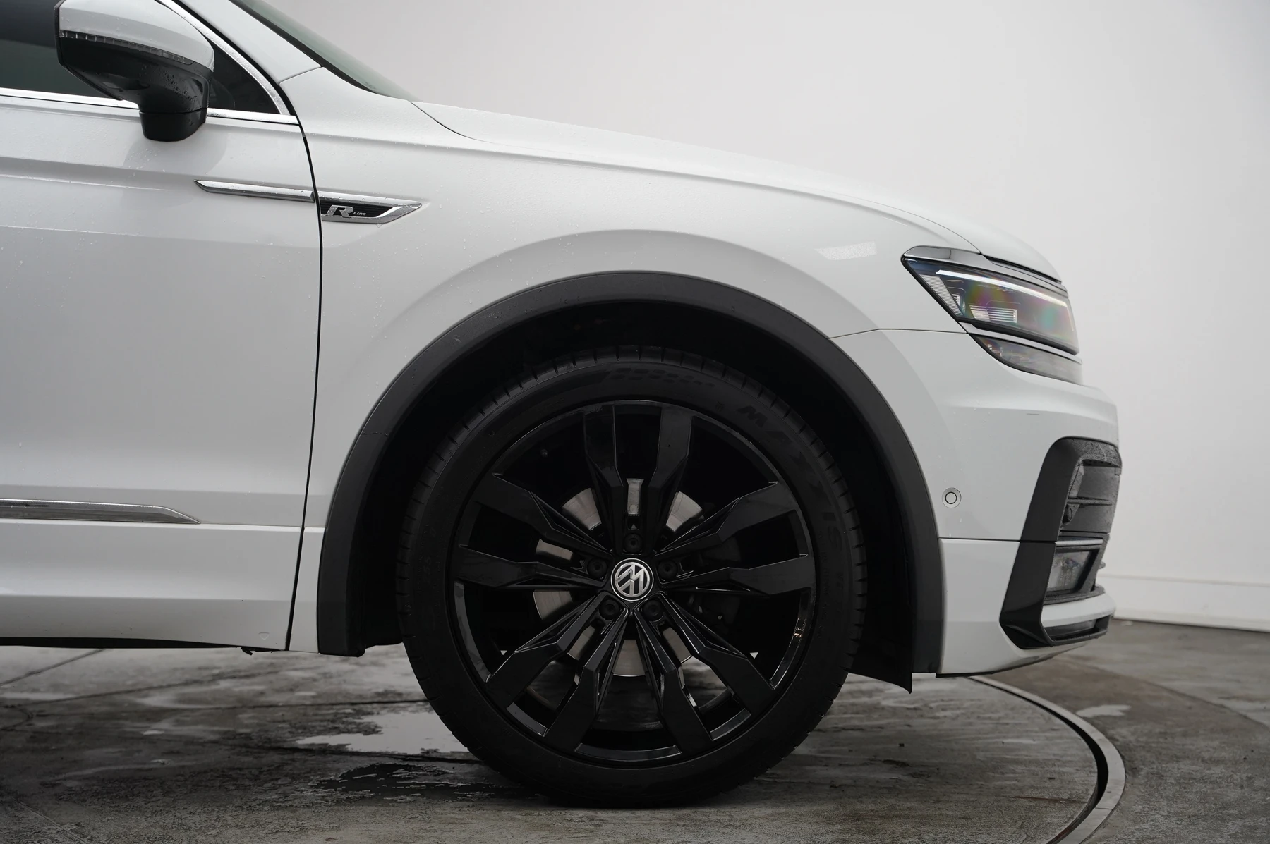 Volkswagen-Tiguan-image-40