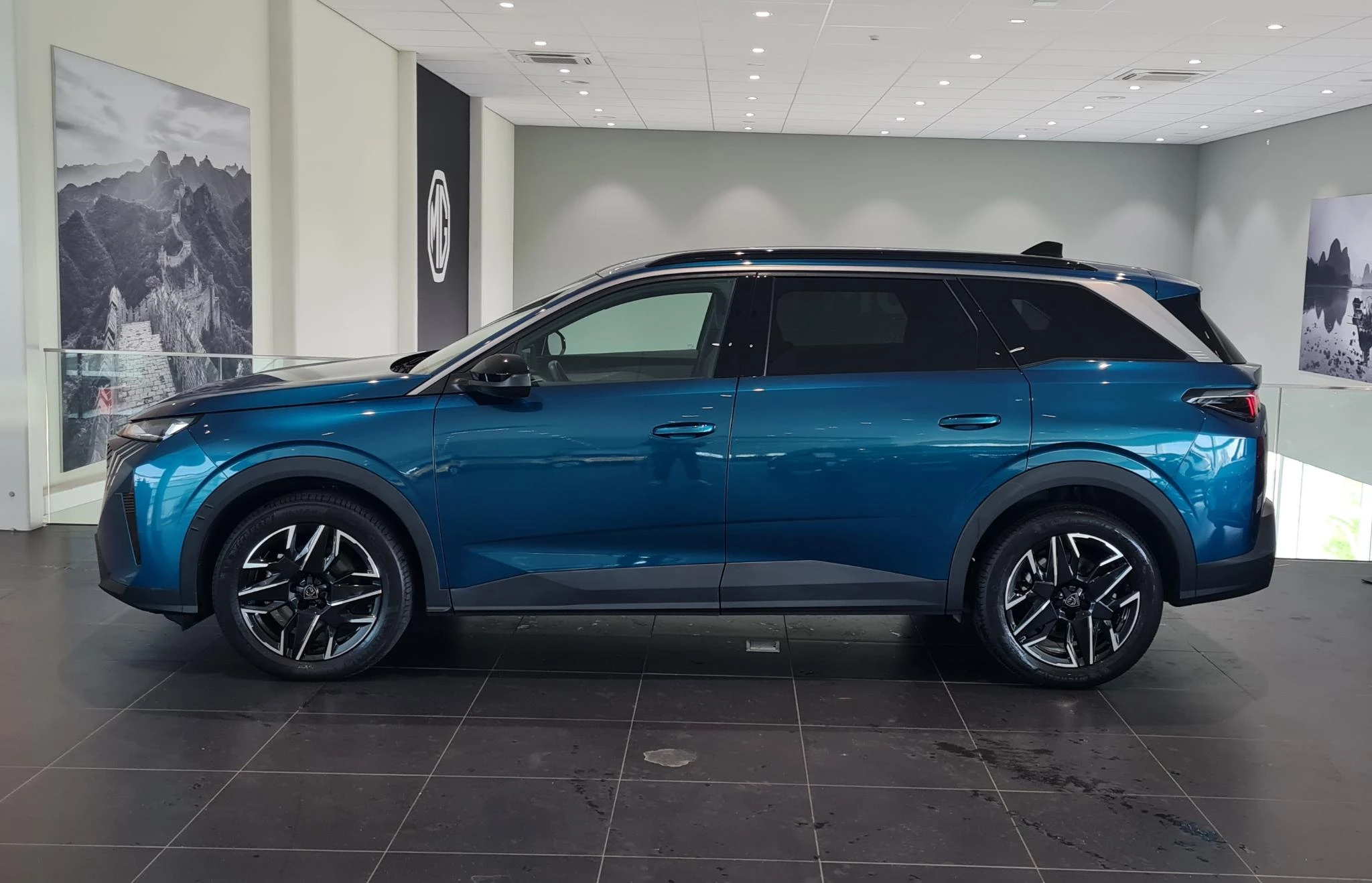 Peugeot 5008 1.2 Hybrid 145 Allure