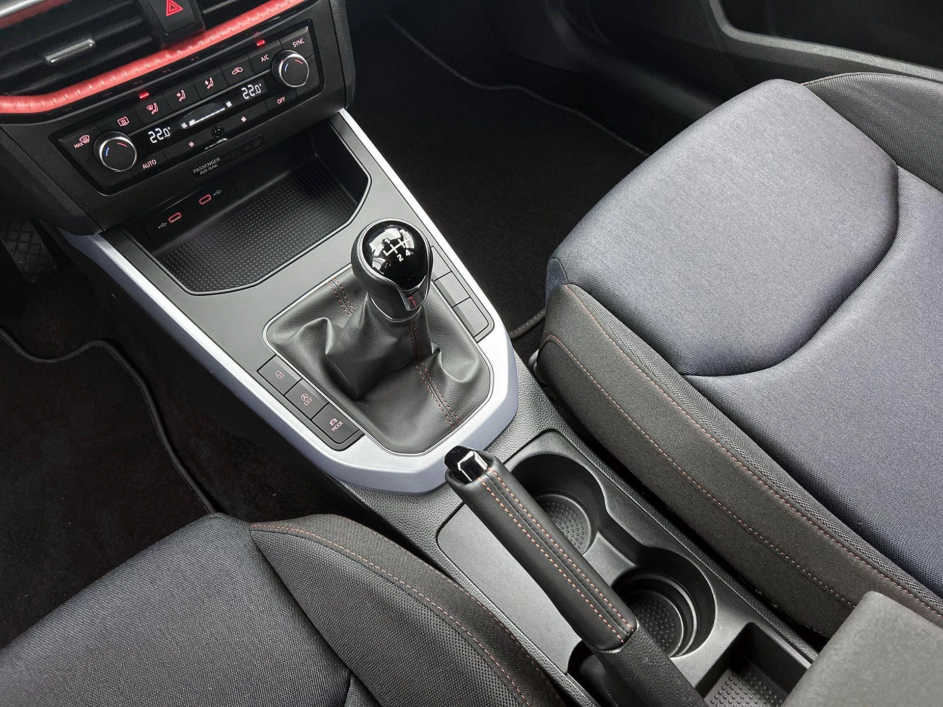 SEAT-Arona-image-26