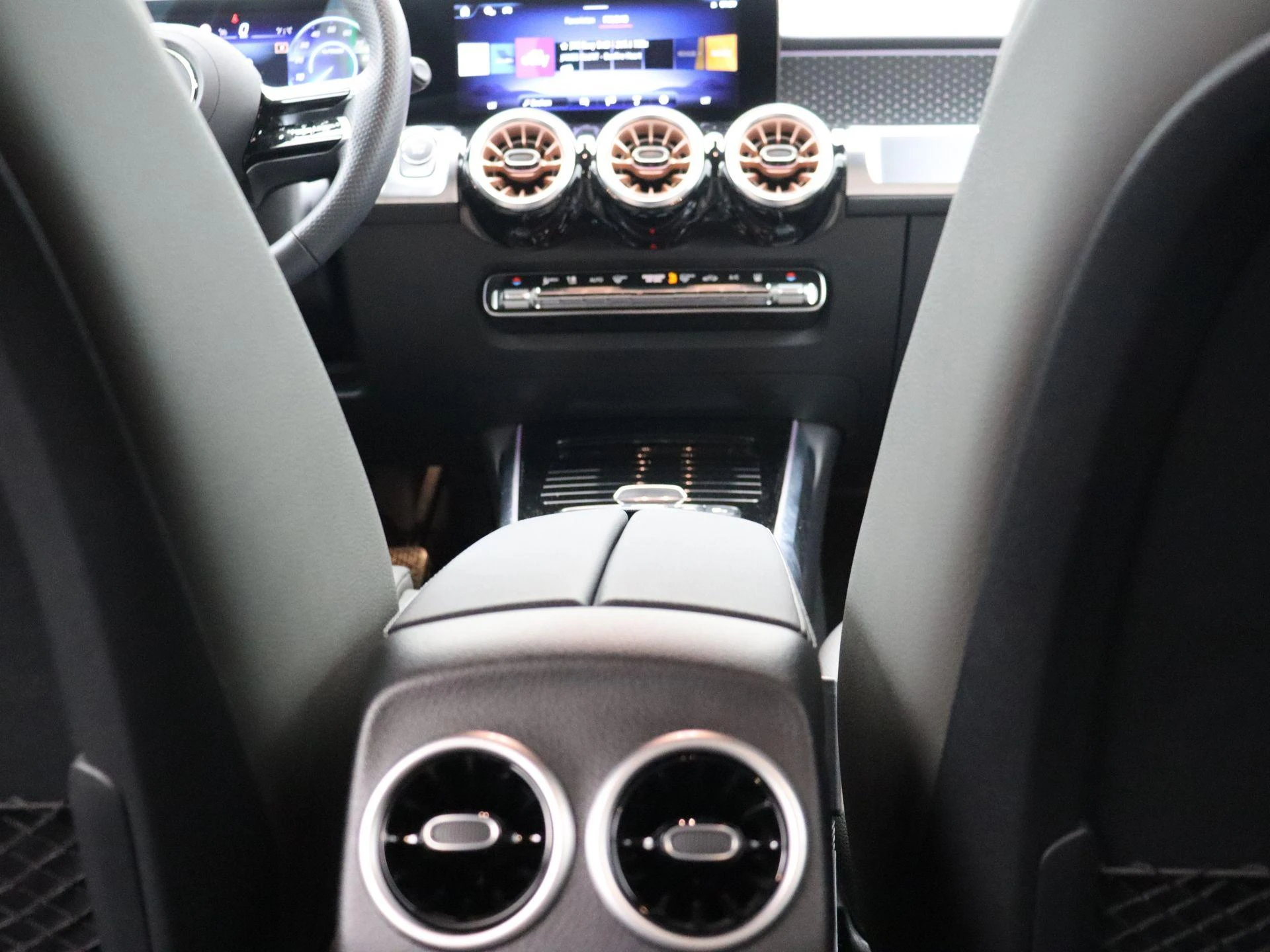 Mercedes-Benz EQB 250+ Luxury Line + ELECTRIC ART ADVANCED PLUS + CARPLAY +