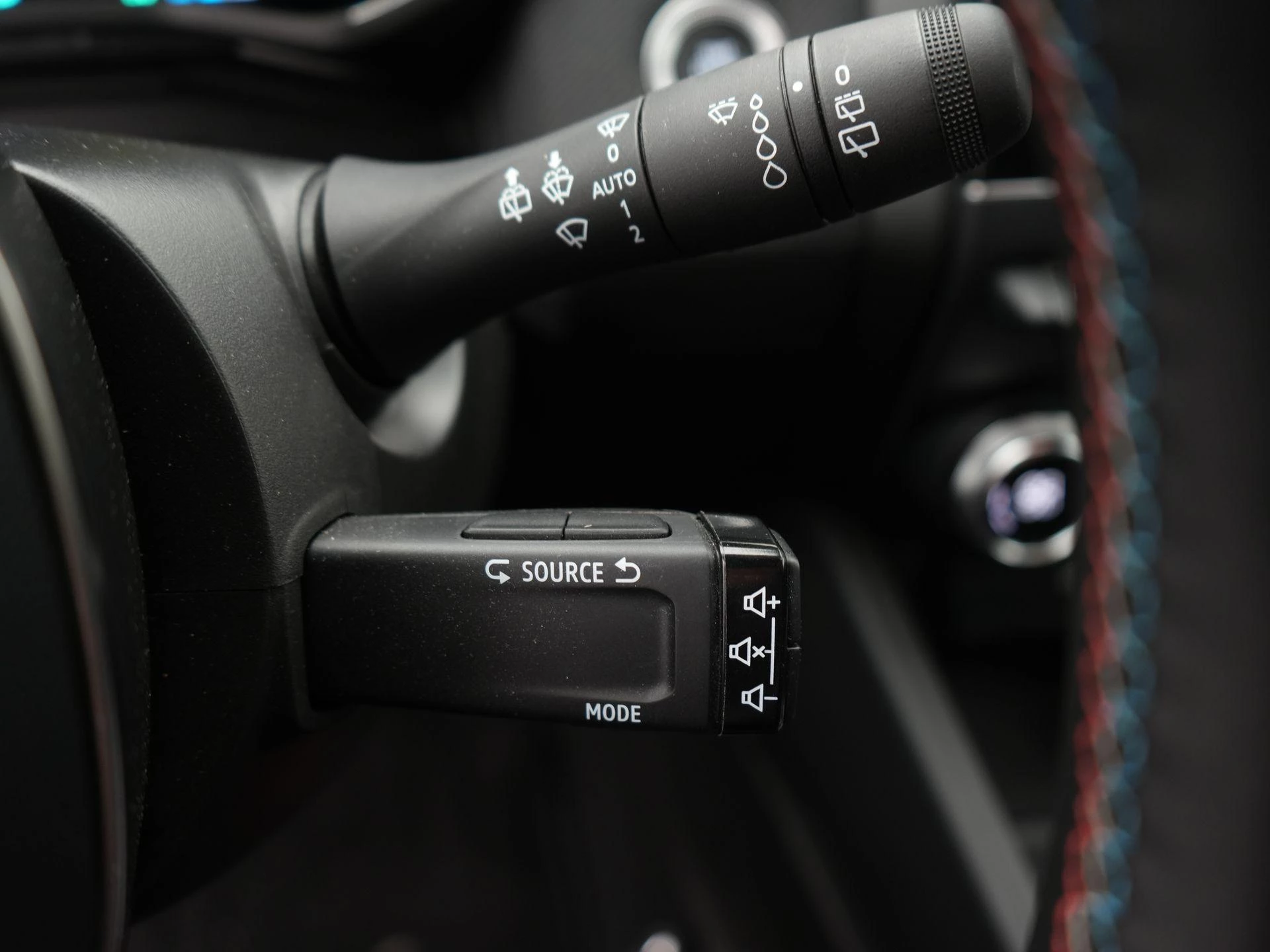 Renault-Clio-image-23