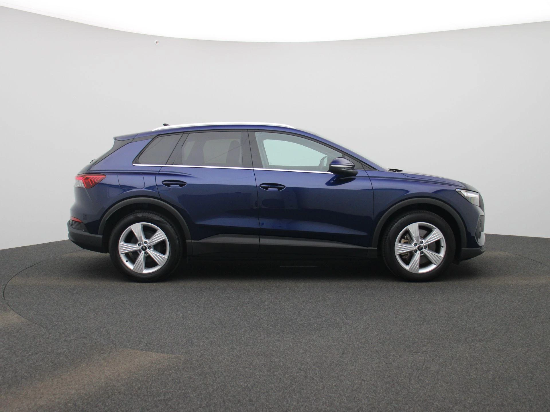 Audi-Q4 e-tron-image-5