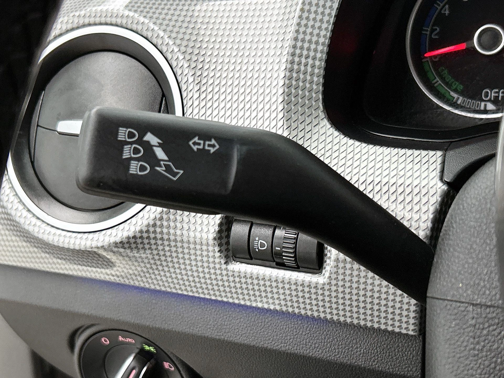Volkswagen-e-up!-image-9