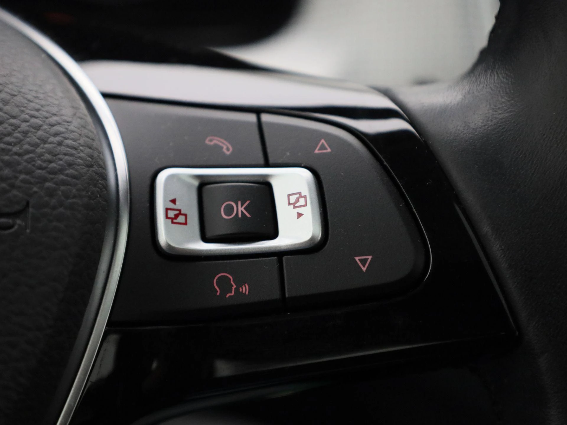 Volkswagen-up!-image-21