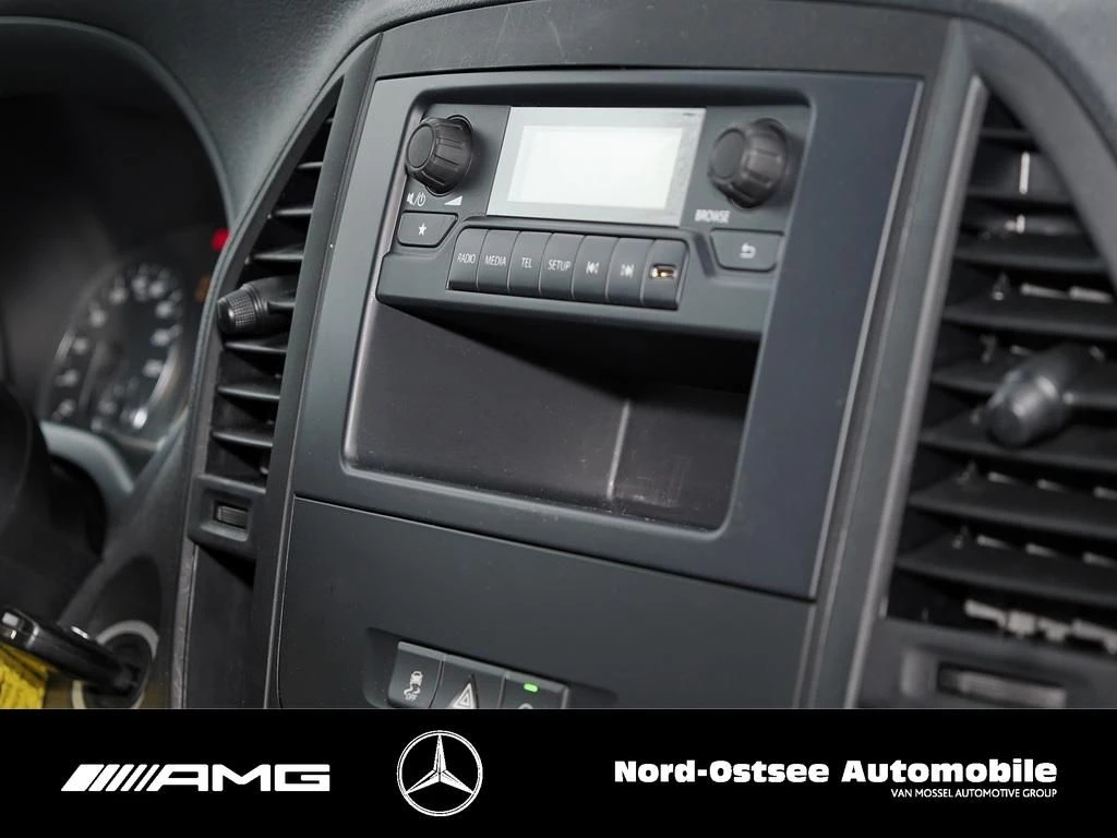 Mercedes-Benz-Vito-image-7