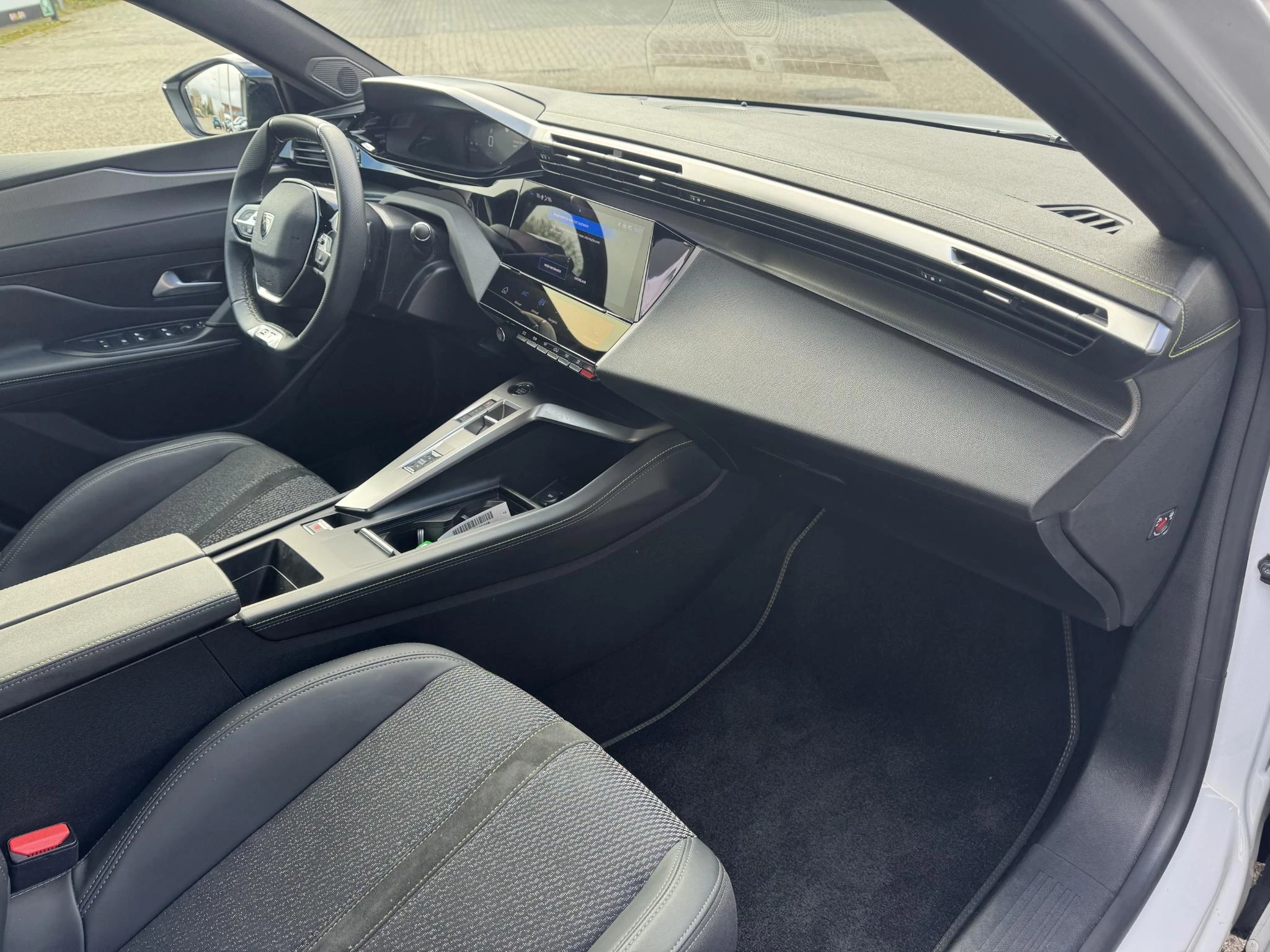 Peugeot-408-image-16