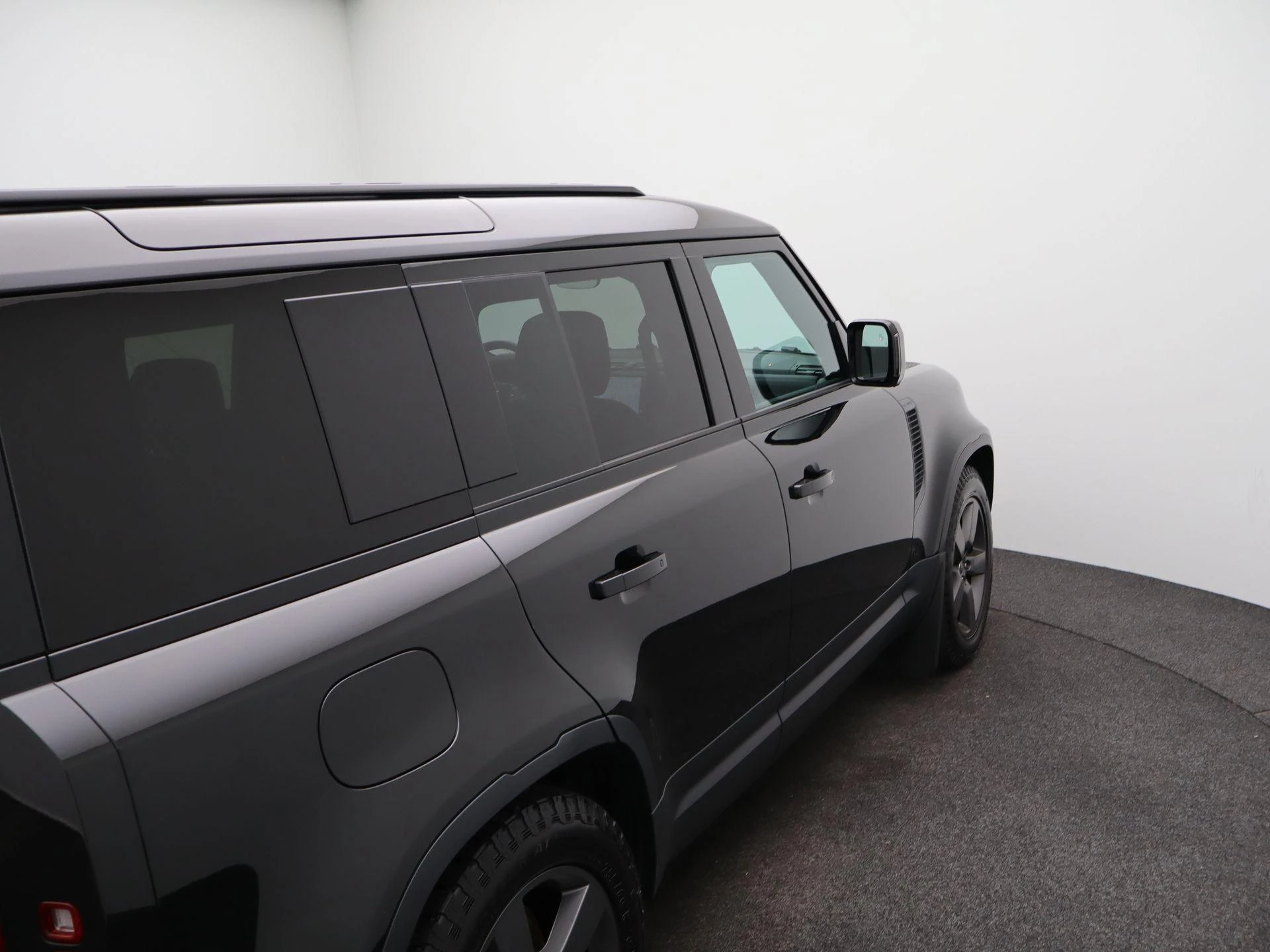 Land Rover-Defender-image-41