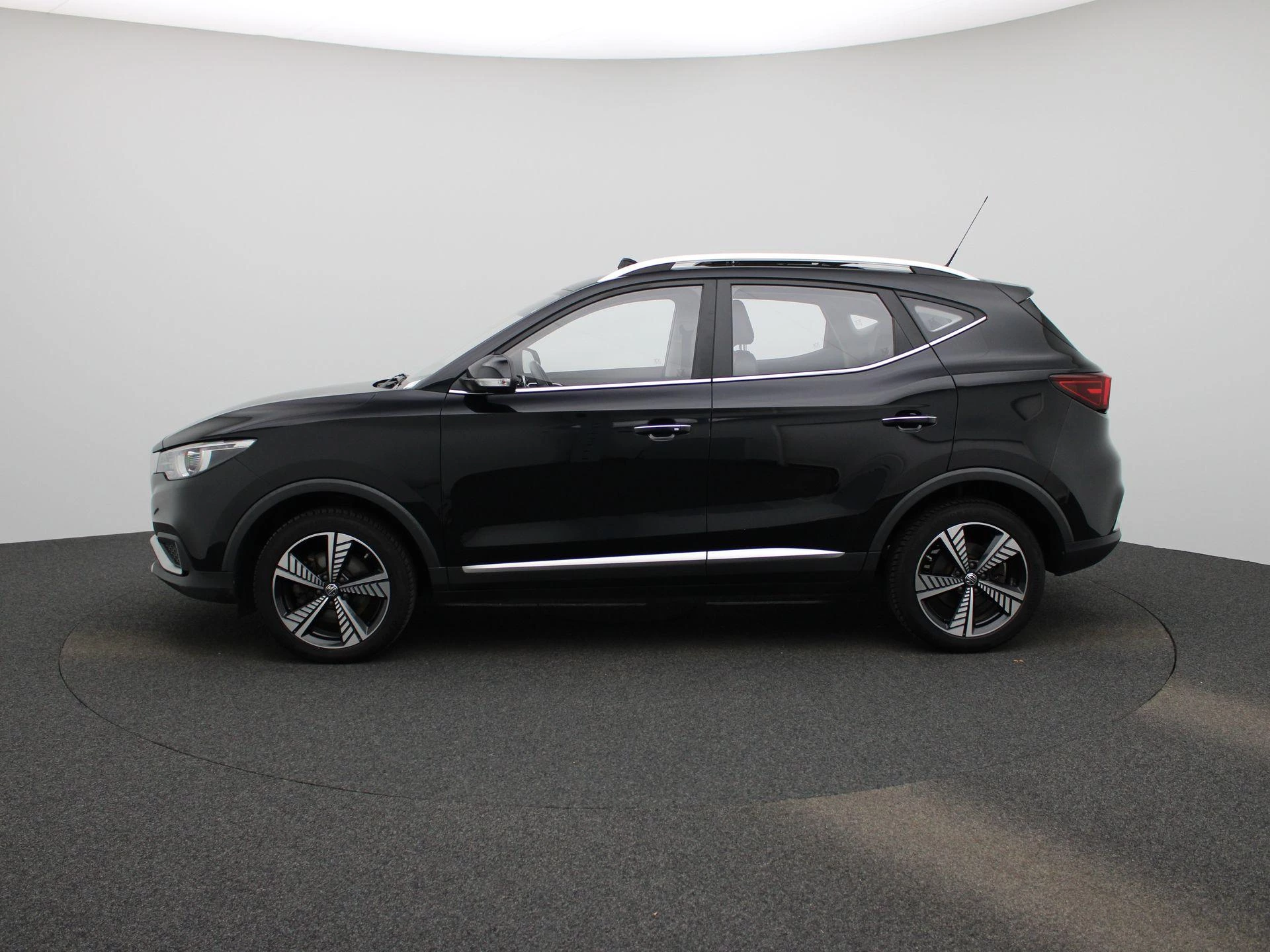 MG-ZS EV-image-3