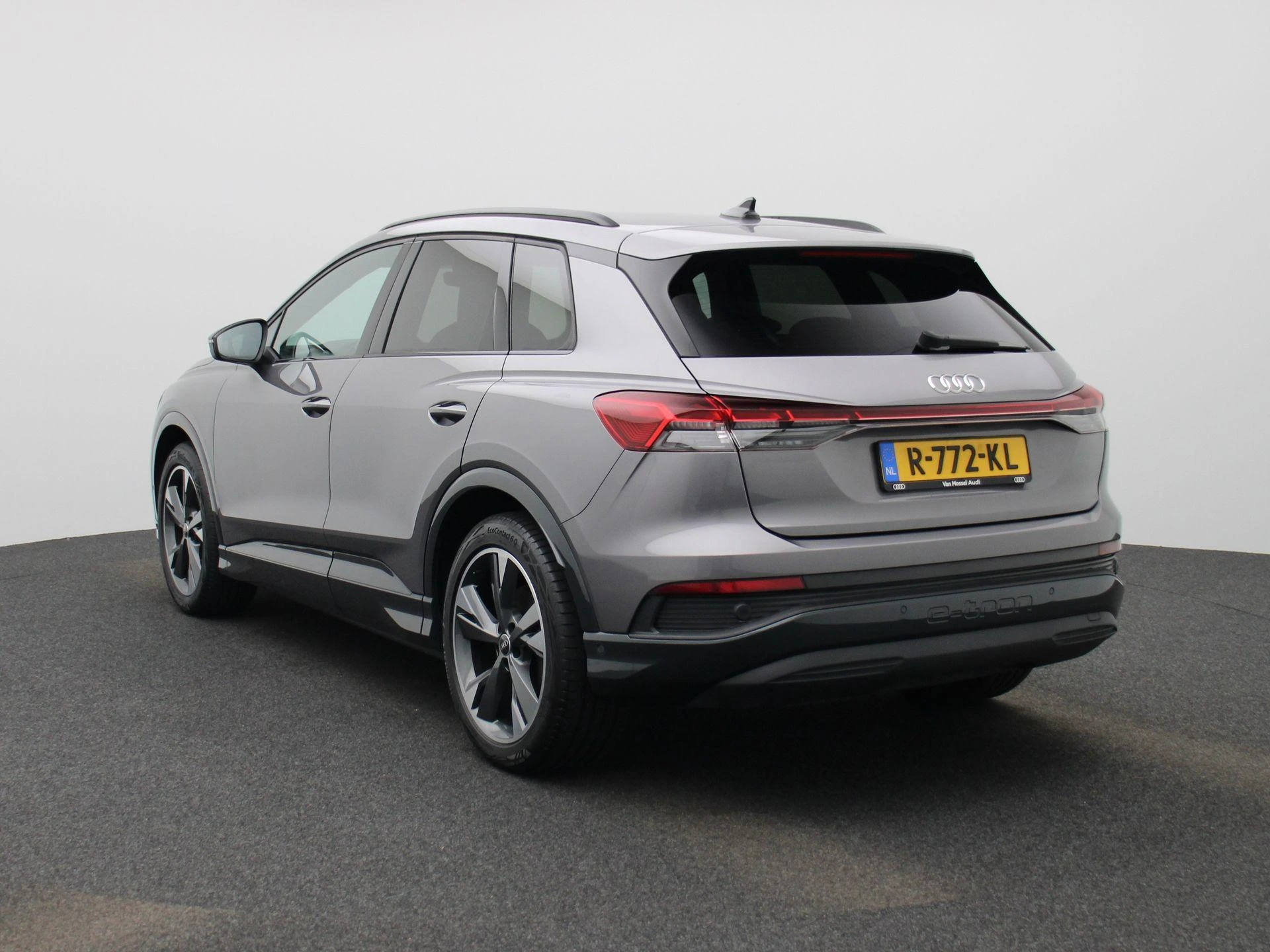 Audi-Q4 e-tron-image-2