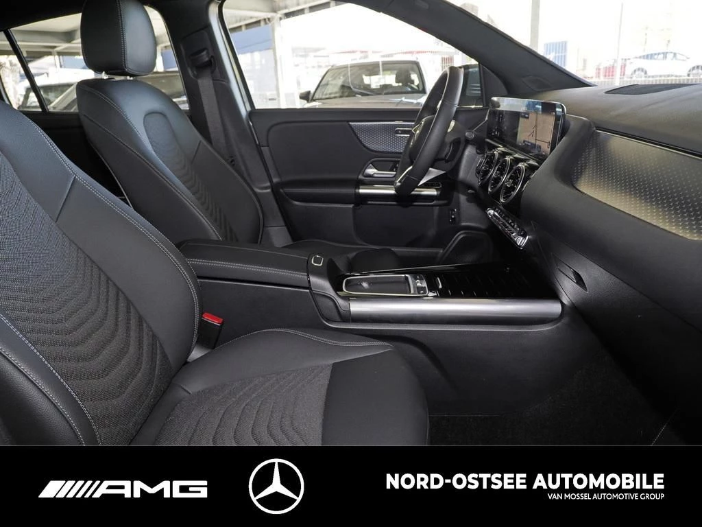Mercedes-Benz GLA 200 d PROGRESSIVE AHK DISTRONIC MBUX SHZ Progressive