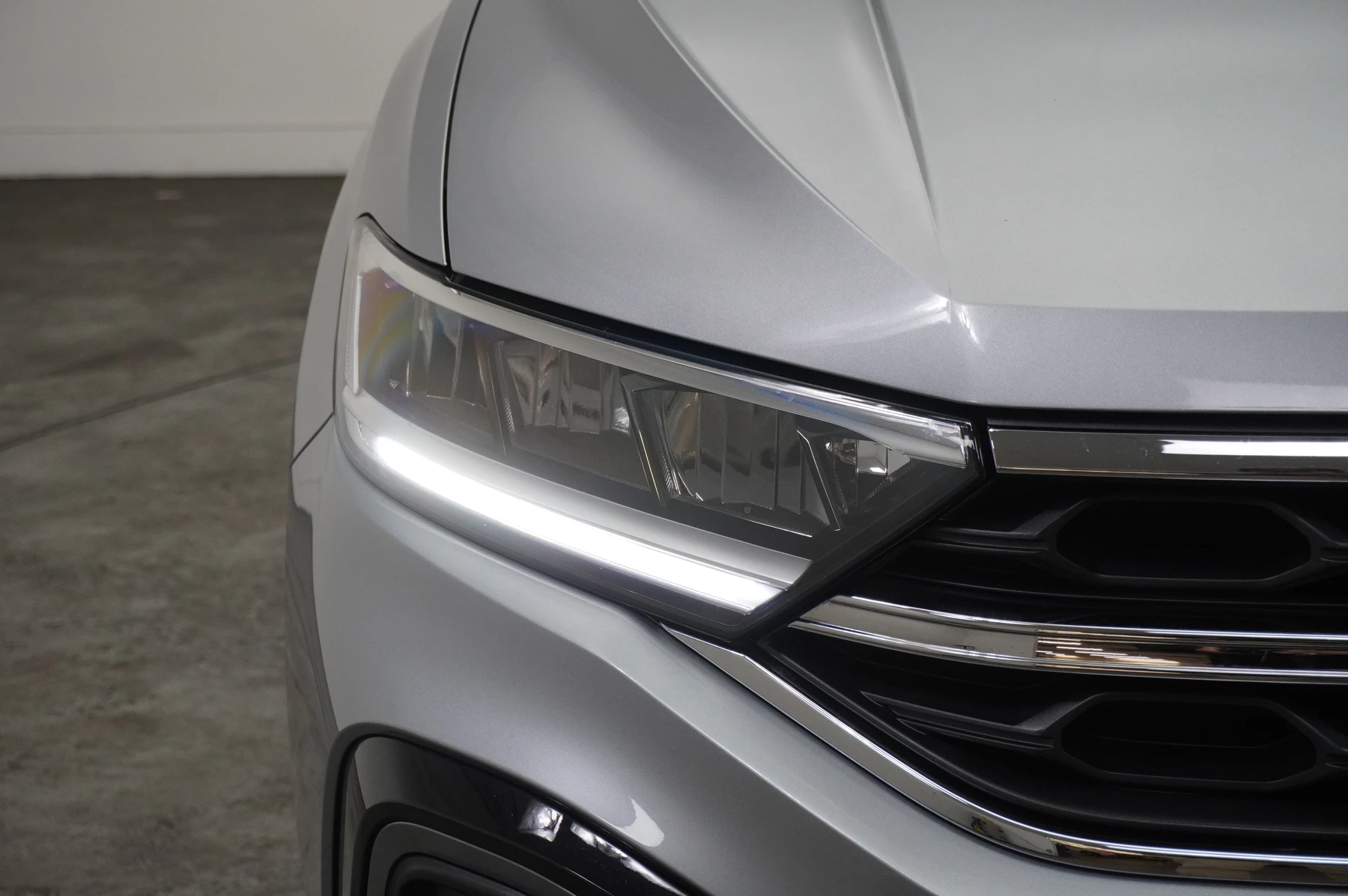 Volkswagen-T-Roc-image-45