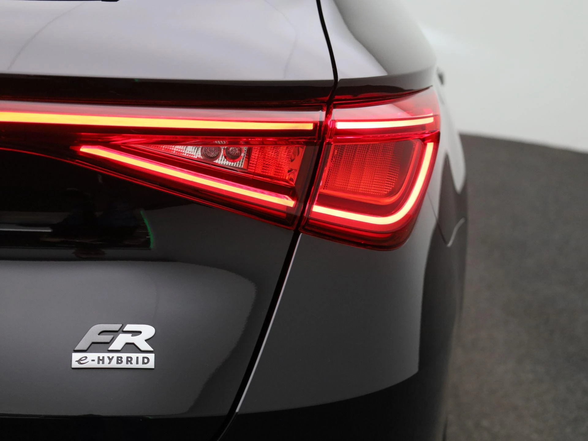 SEAT Leon Sportstourer 1.5 TSI e-Hybrid FR Business
