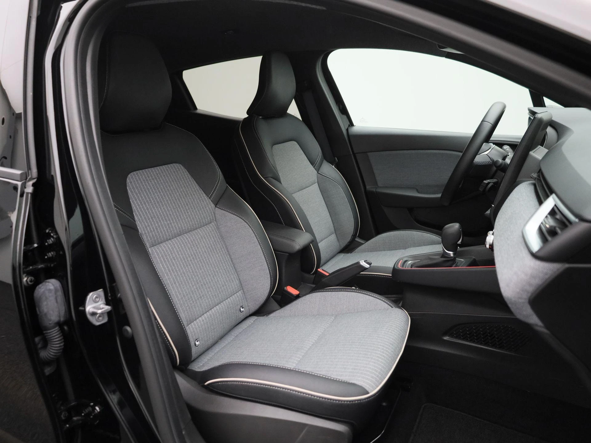 Renault-Clio-image-29