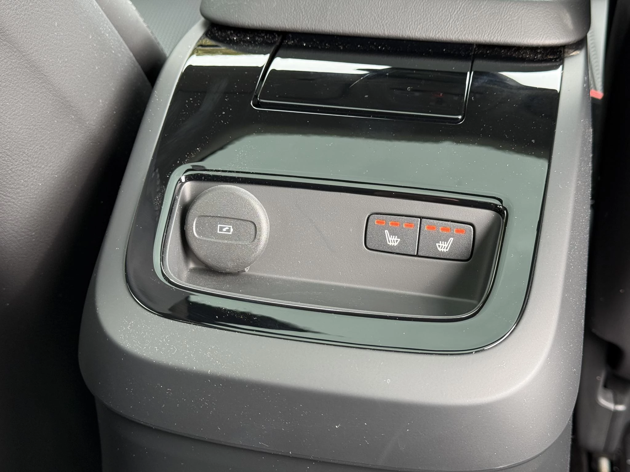 Volvo V60 T8 Plug-in hybrid AWD Ultra Dark