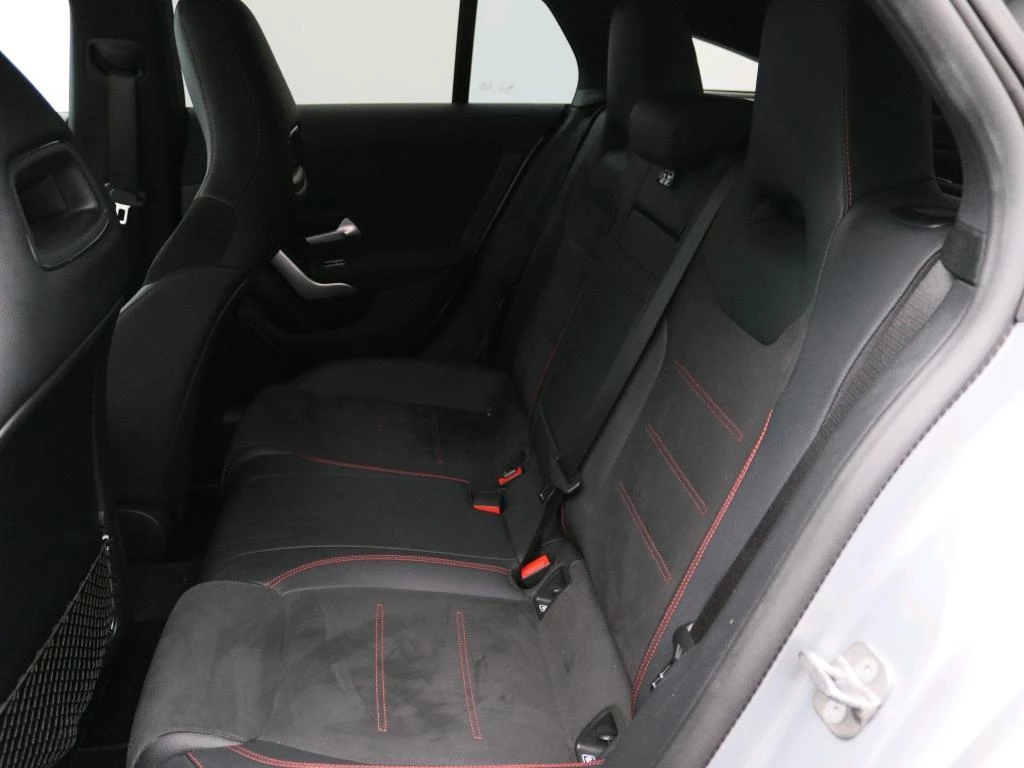 Mercedes-Benz-CLA-image-4