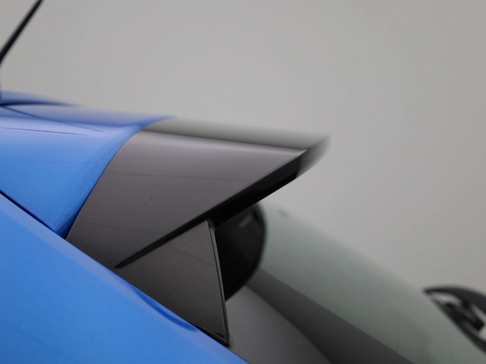 Peugeot-e-208-image-39