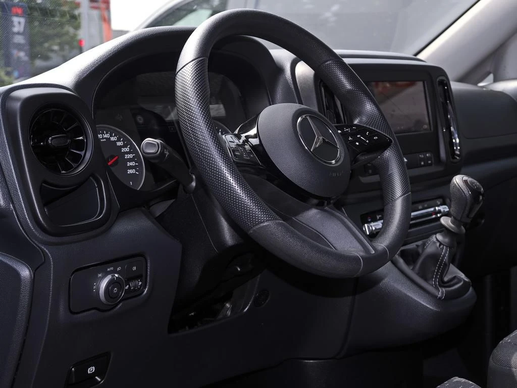 Mercedes-Benz-Vito 116-image-8