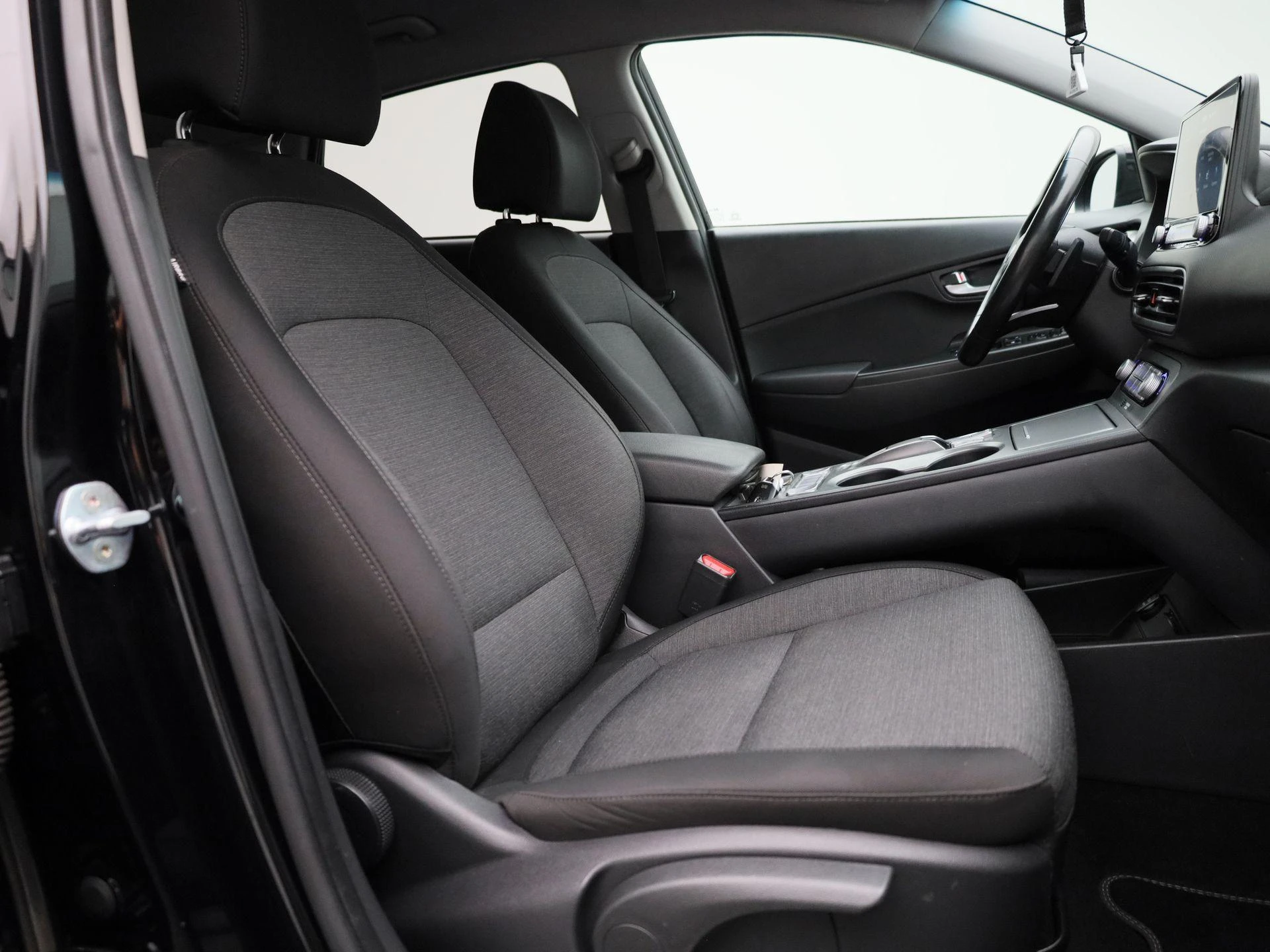 Hyundai-Kona-image-35