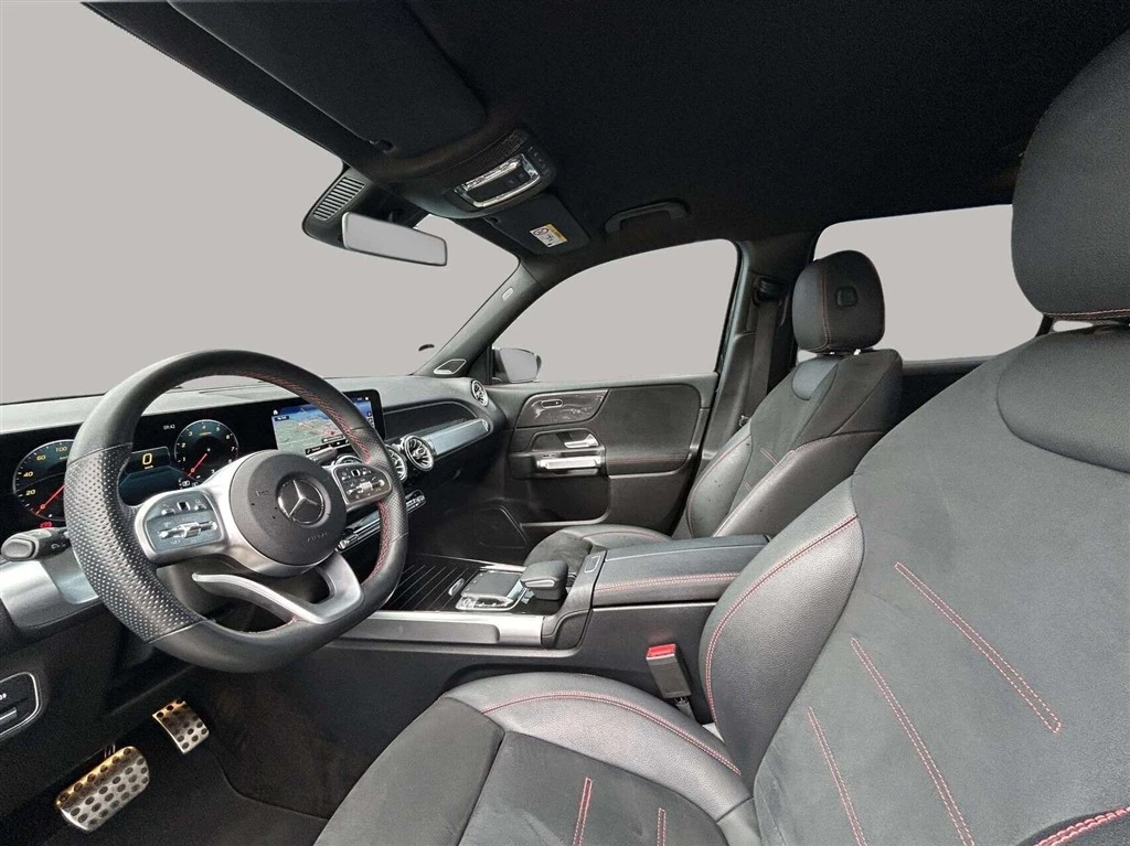 Mercedes-Benz-GLB-image-9