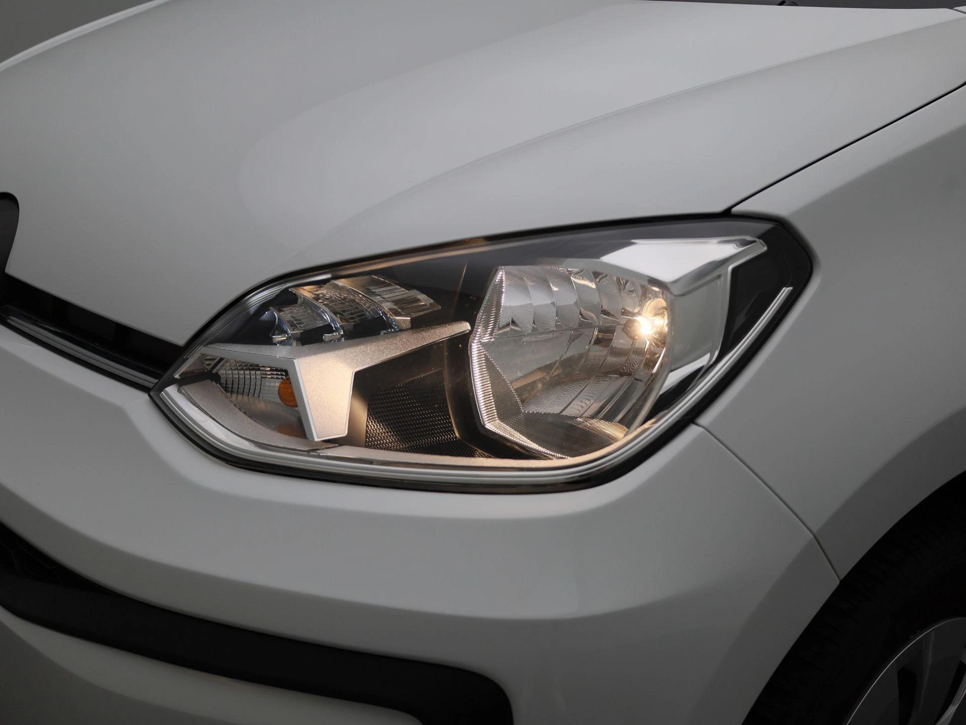 Volkswagen-up!-image-13