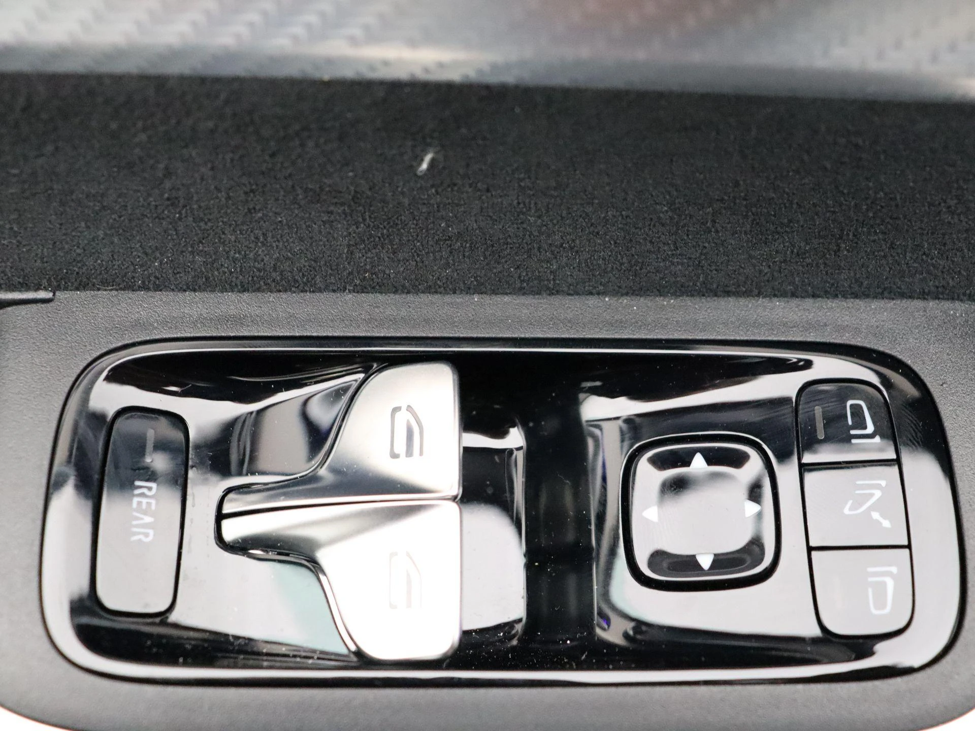 Mercedes-Benz-CLA-image-9