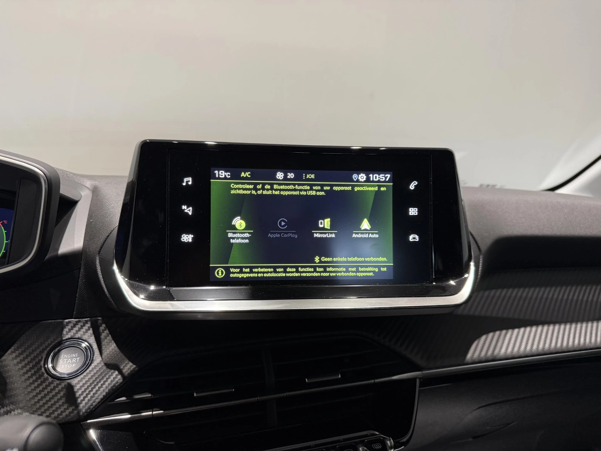 Peugeot-208-image-21