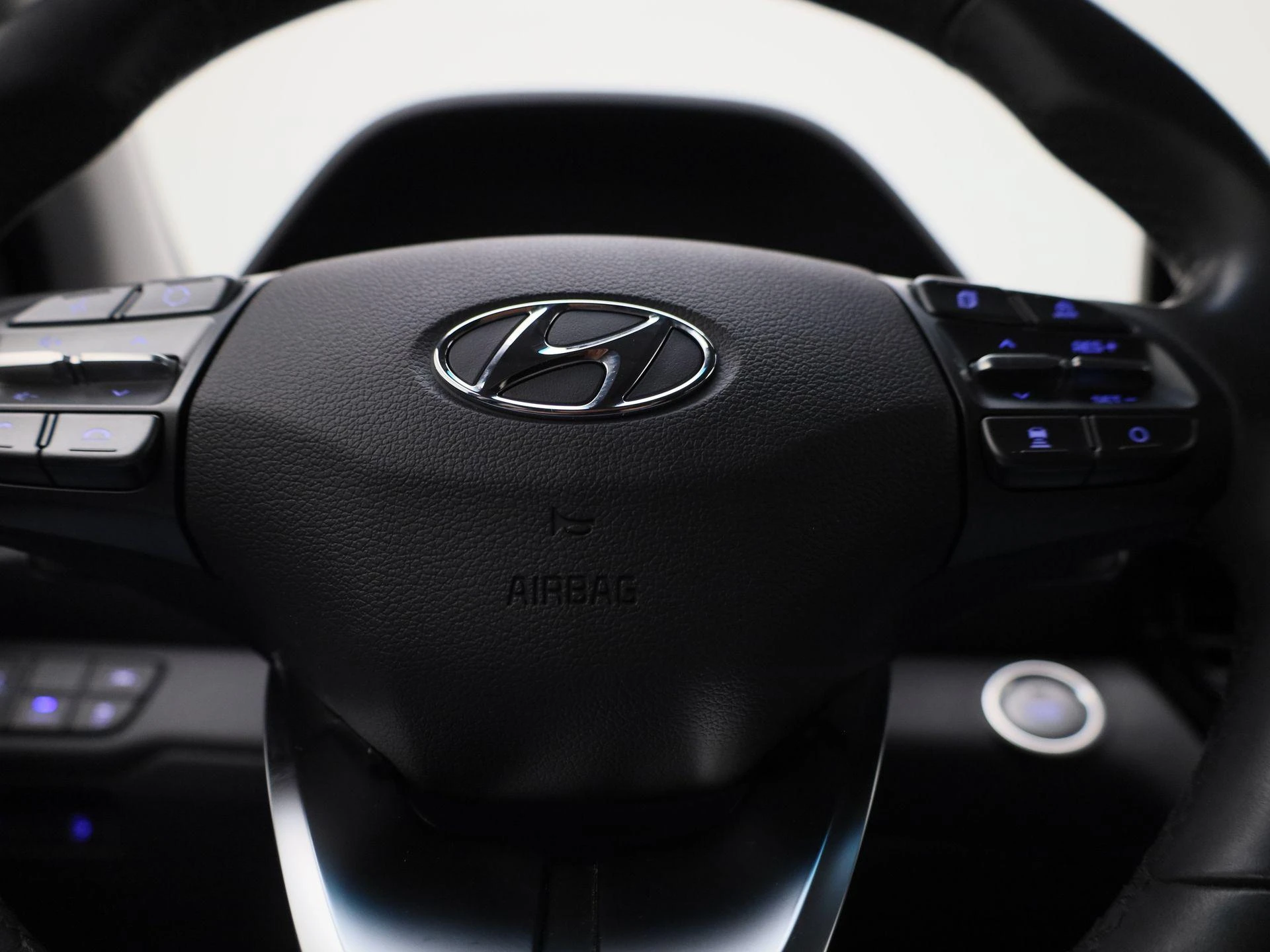 Hyundai-IONIQ-image-30