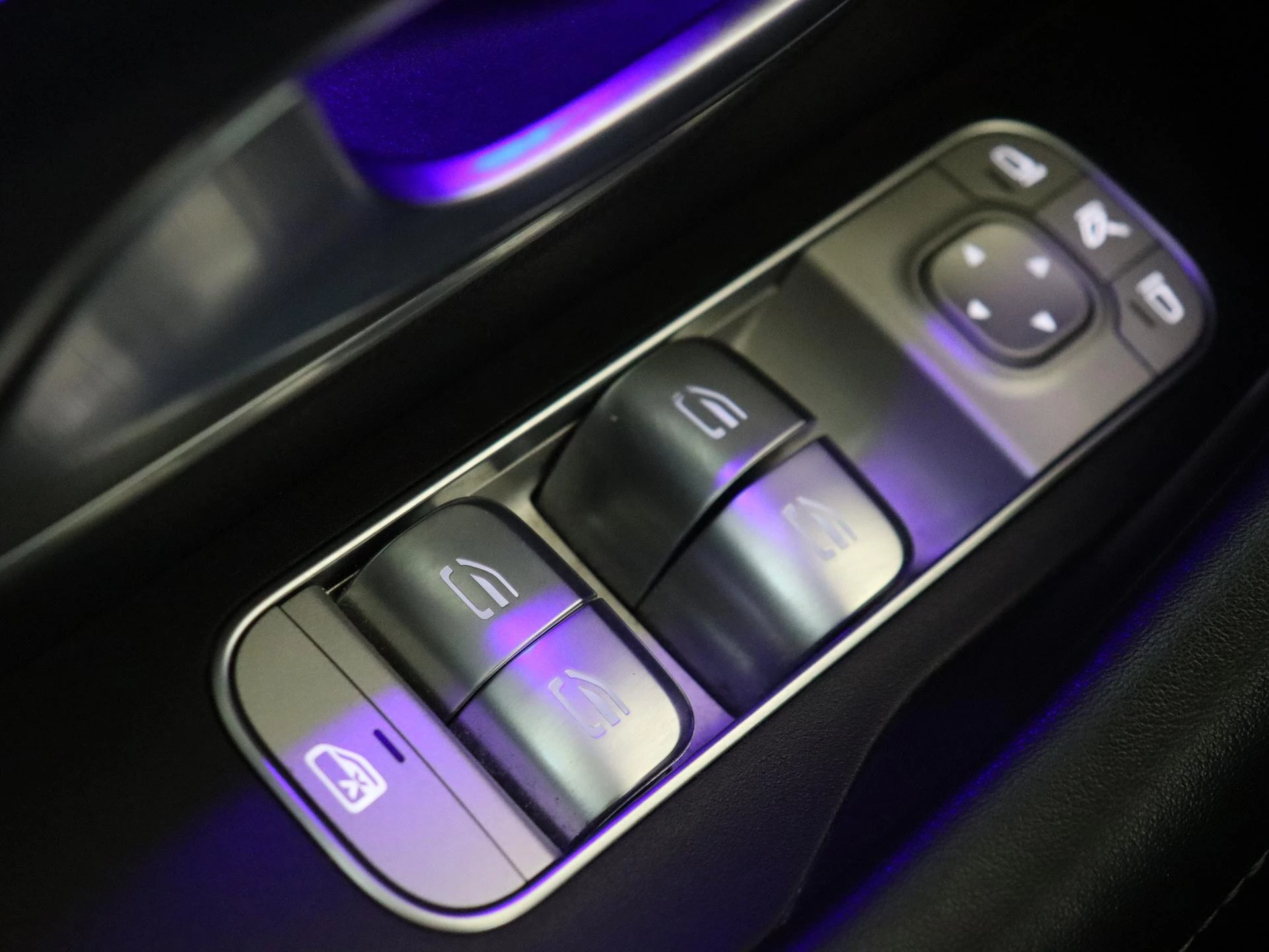 Mercedes-Benz-GLE-image-32