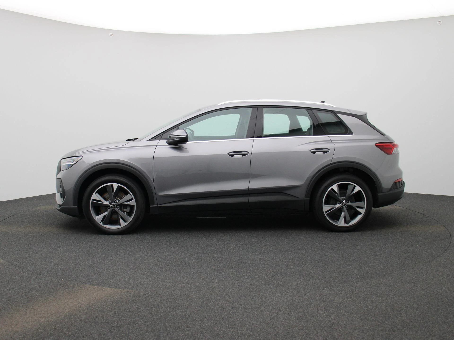 Audi-Q4 e-tron-image-3